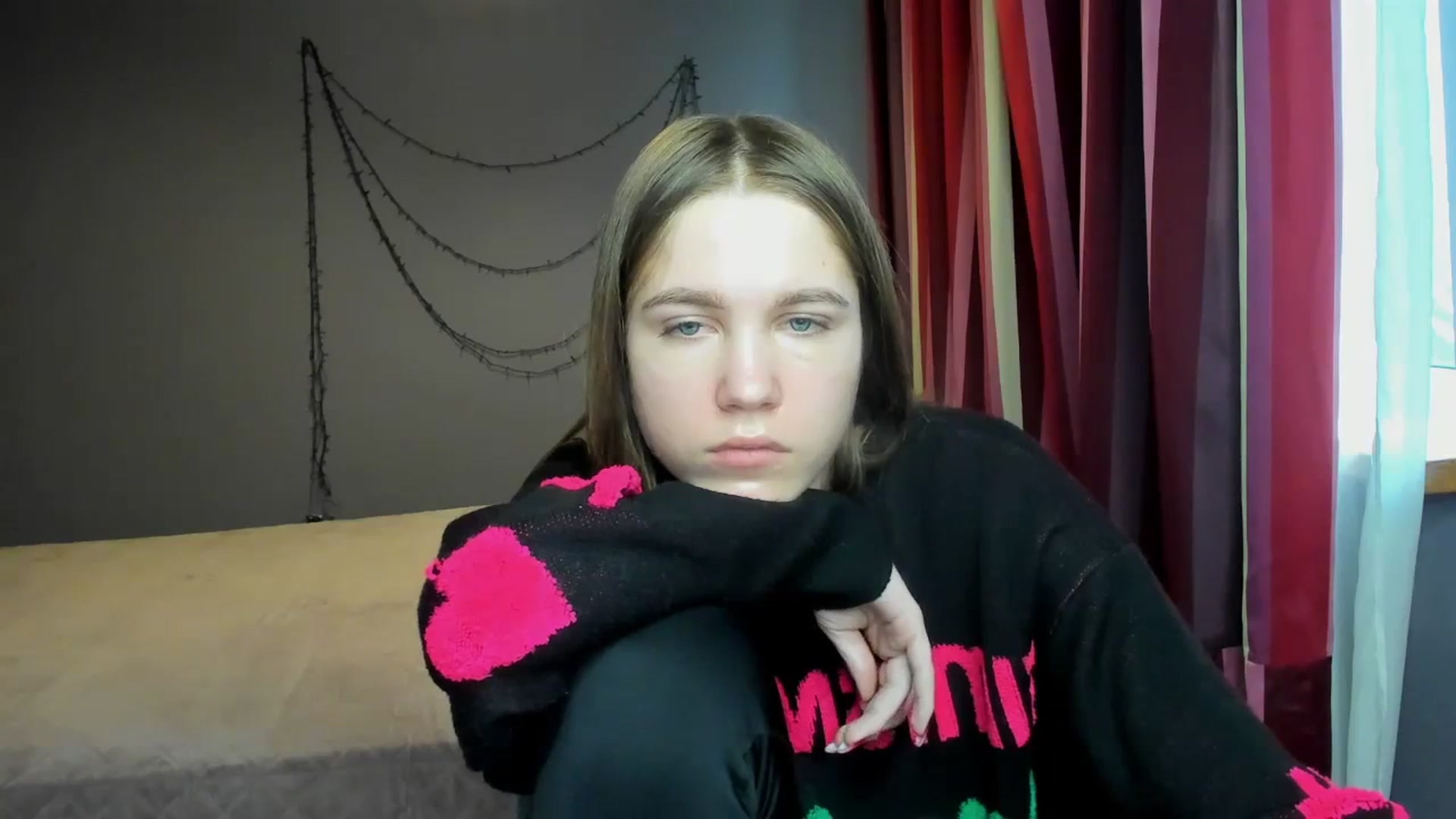Gallery image thumbnail from Kate_Lewiss's myfreecams stream on, 02/01/2024, 12:01 image 18 of 20