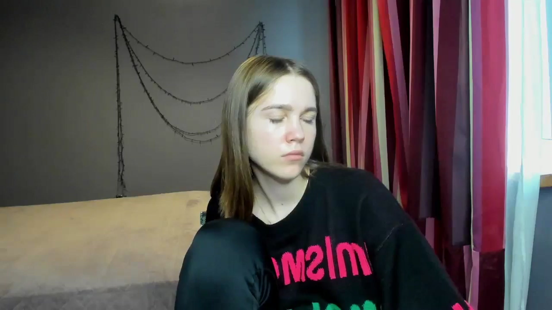 Gallery image thumbnail from Kate_Lewiss's myfreecams stream on, 02/01/2024, 12:01 image 16 of 20