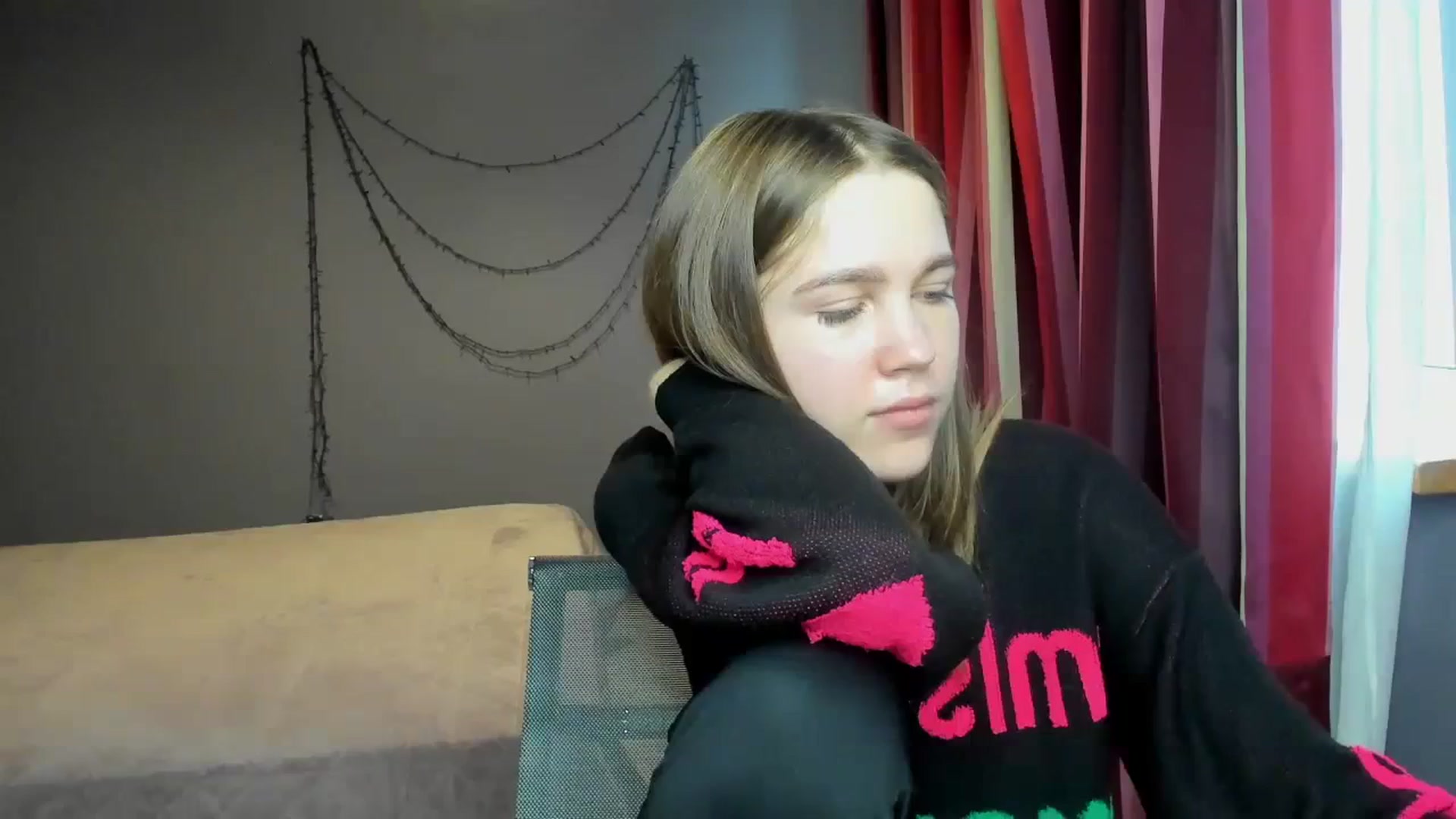 Gallery image thumbnail from Kate_Lewiss's myfreecams stream on, 02/01/2024, 12:01 image 11 of 20