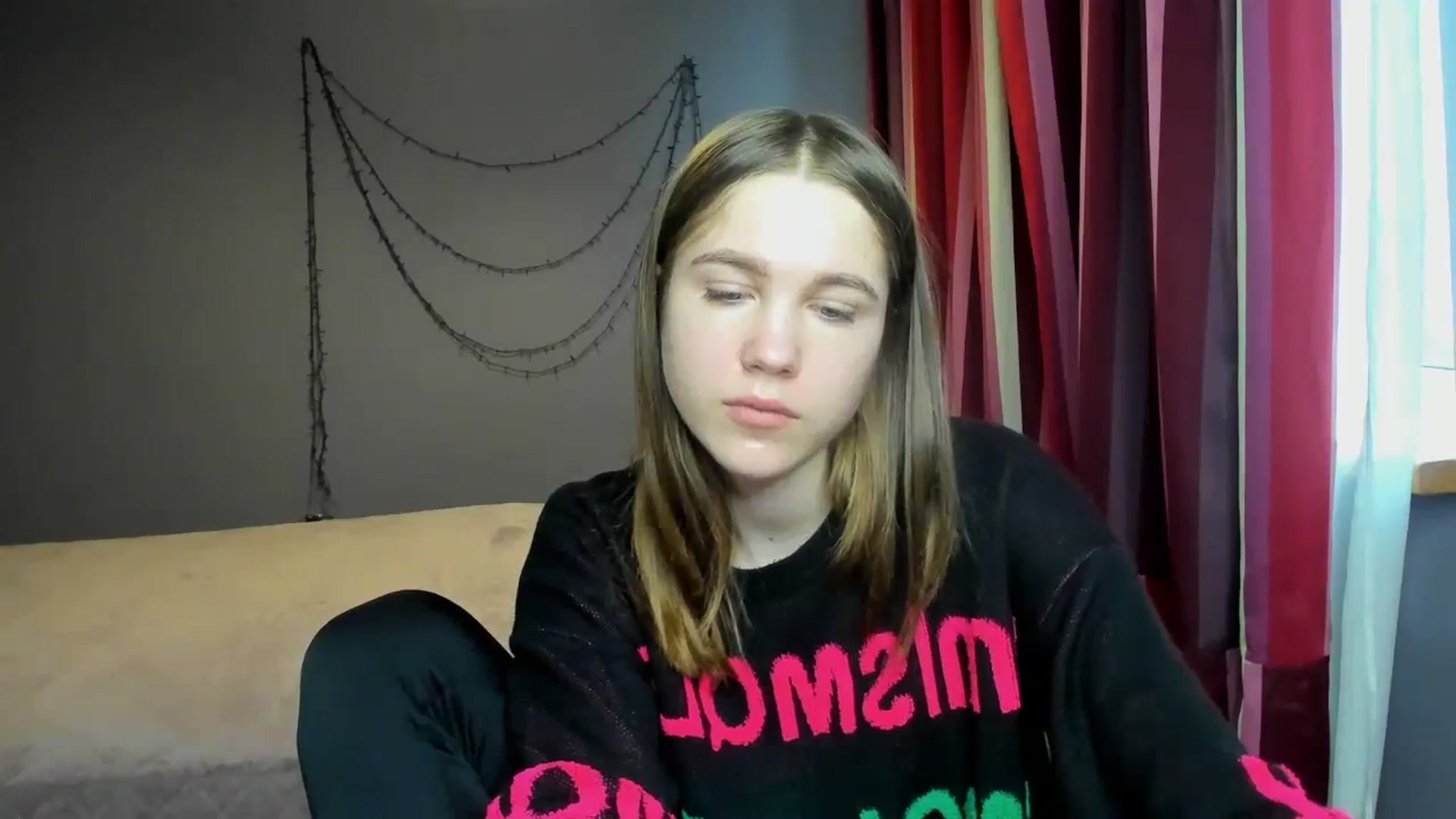 Gallery image thumbnail from Kate_Lewiss's myfreecams stream on, 02/01/2024, 12:01 image 4 of 20