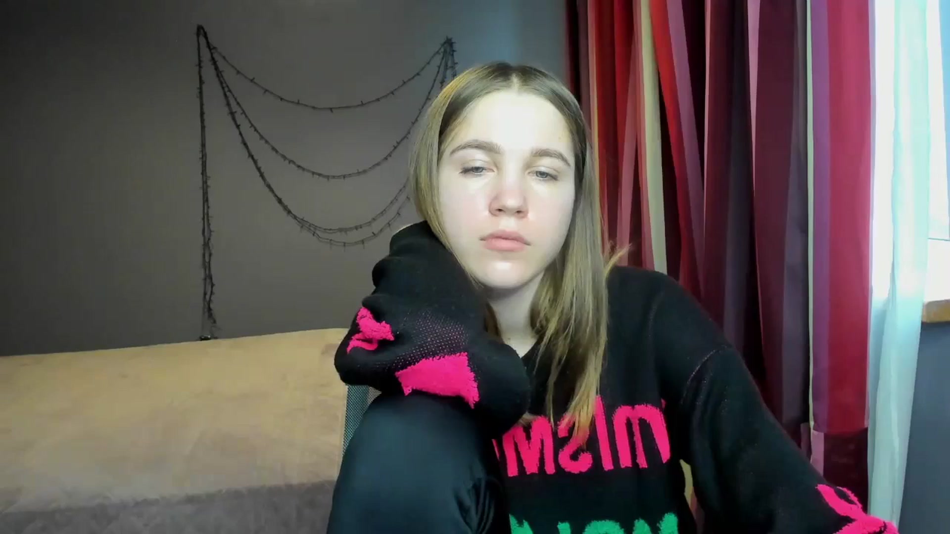 Gallery image thumbnail from Kate_Lewiss's myfreecams stream on, 02/01/2024, 12:01 image 10 of 20