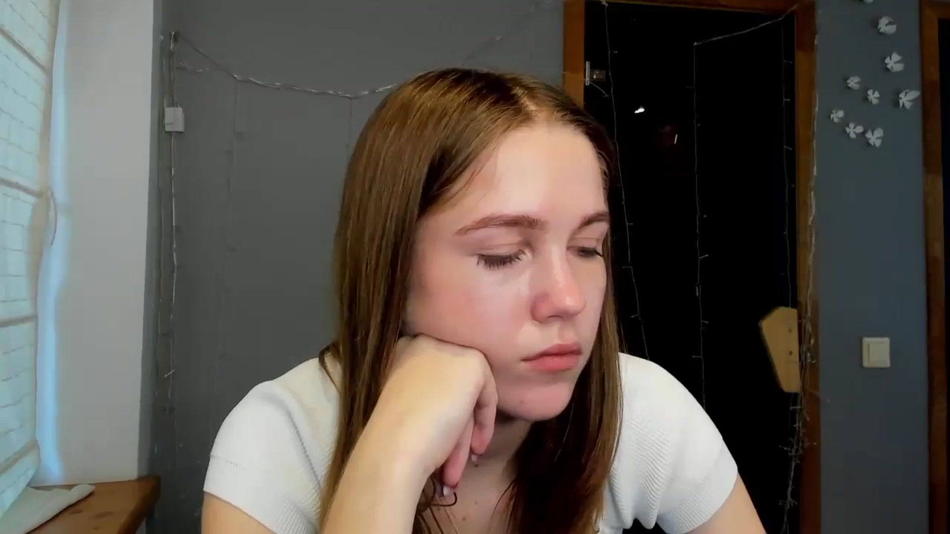 Gallery image thumbnail from Kate_Lewiss's myfreecams stream on, 02/02/2024, 11:50 image 8 of 20