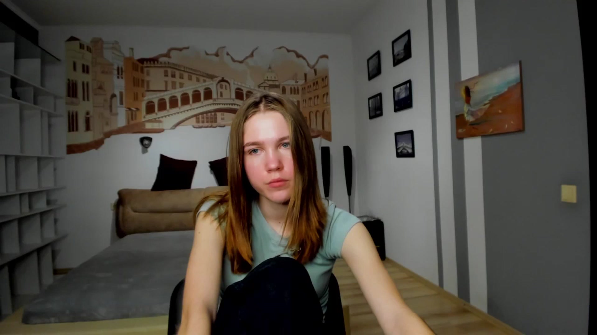 Gallery image thumbnail from Kate_Lewiss's myfreecams stream on, 02/03/2024, 11:39 image 5 of 20