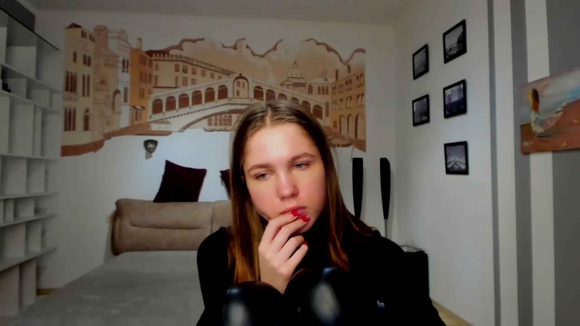 Gallery image thumbnail from Kate_Lewiss's myfreecams stream on, 02/04/2024, 10:31 image 6 of 20