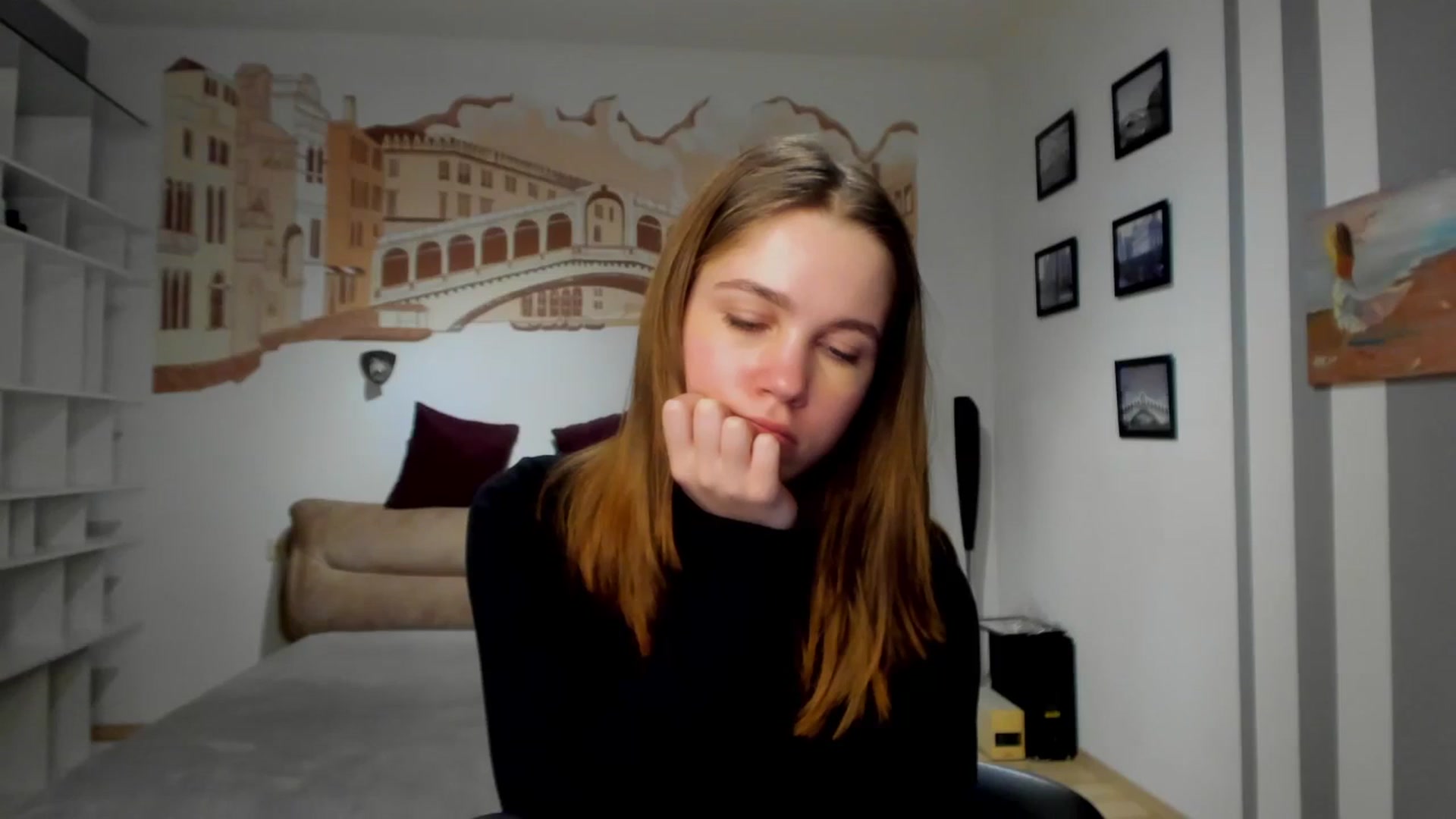 Gallery image thumbnail from Kate_Lewiss's myfreecams stream on, 02/04/2024, 10:31 image 9 of 20