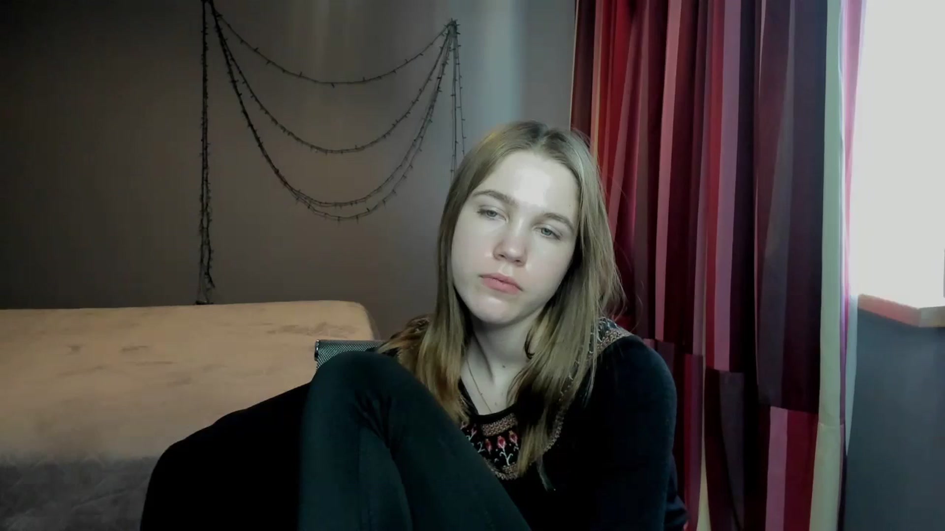 Gallery image thumbnail from Kate_Lewiss's myfreecams stream on, 02/07/2024, 11:56 image 12 of 20