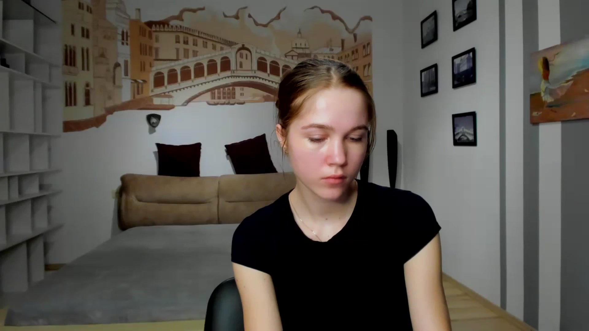 Gallery image thumbnail from Kate_Lewiss's myfreecams stream on, 02/08/2024, 12:04 image 4 of 20
