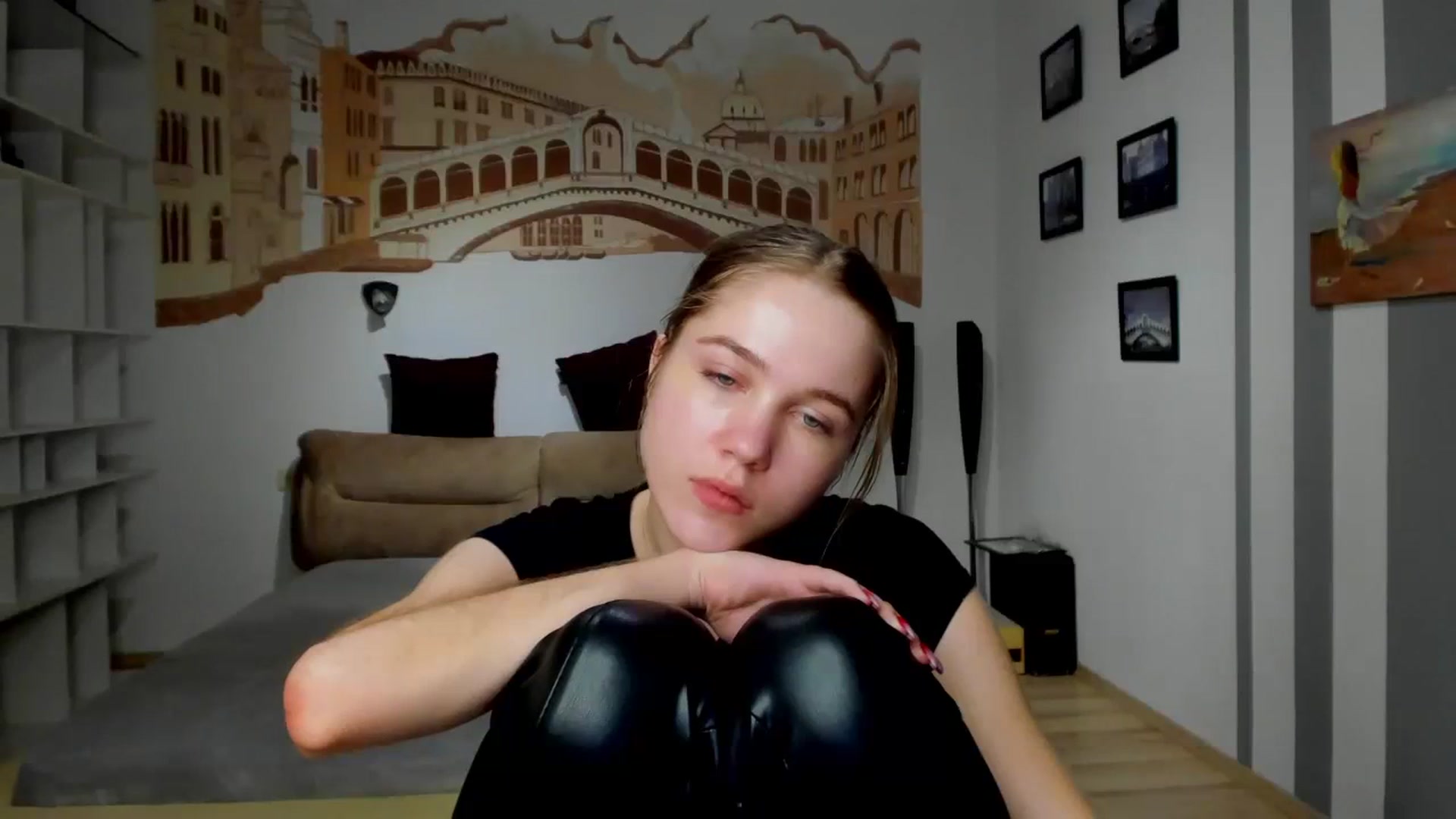 Gallery image thumbnail from Kate_Lewiss's myfreecams stream on, 02/08/2024, 12:04 image 15 of 20