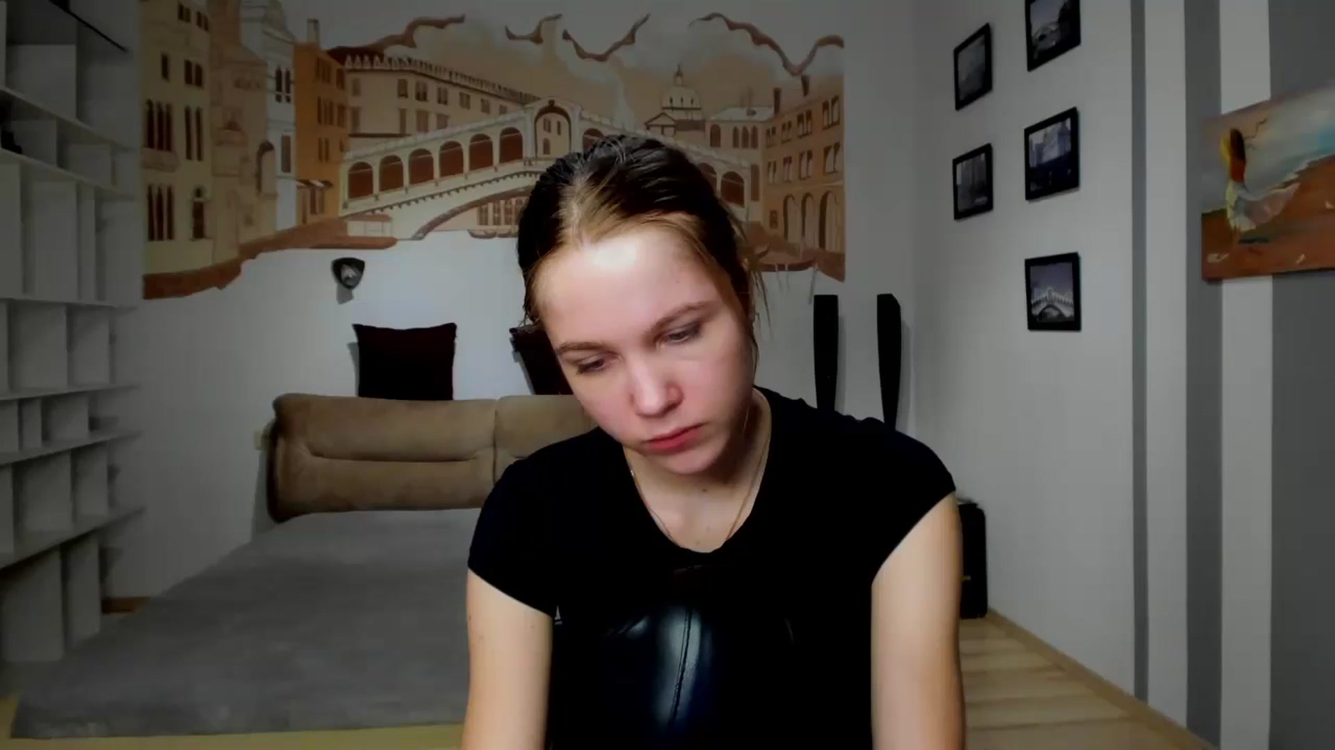 Gallery image thumbnail from Kate_Lewiss's myfreecams stream on, 02/08/2024, 12:04 image 19 of 20