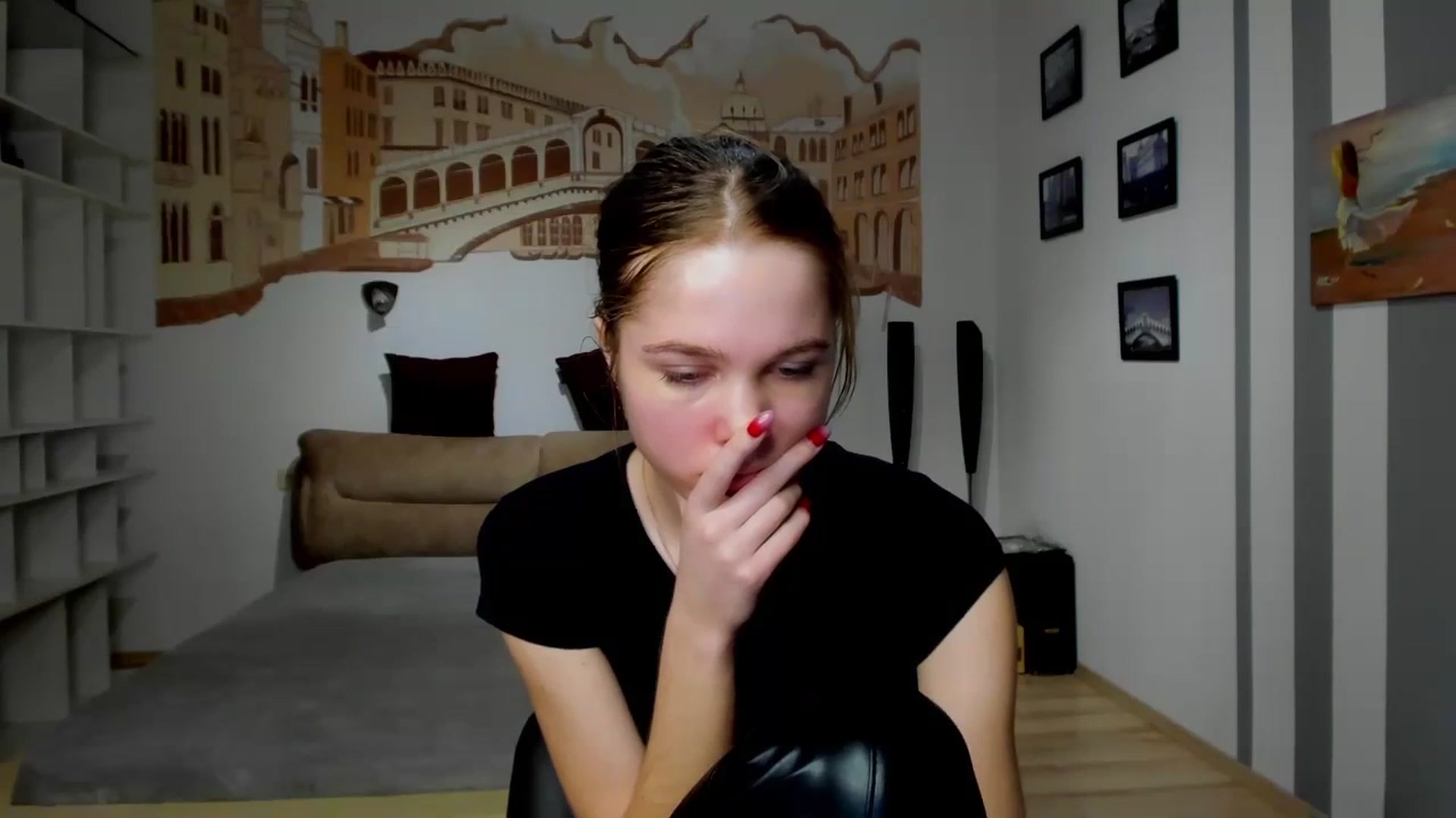 Gallery image thumbnail from Kate_Lewiss's myfreecams stream on, 02/08/2024, 12:04 image 18 of 20