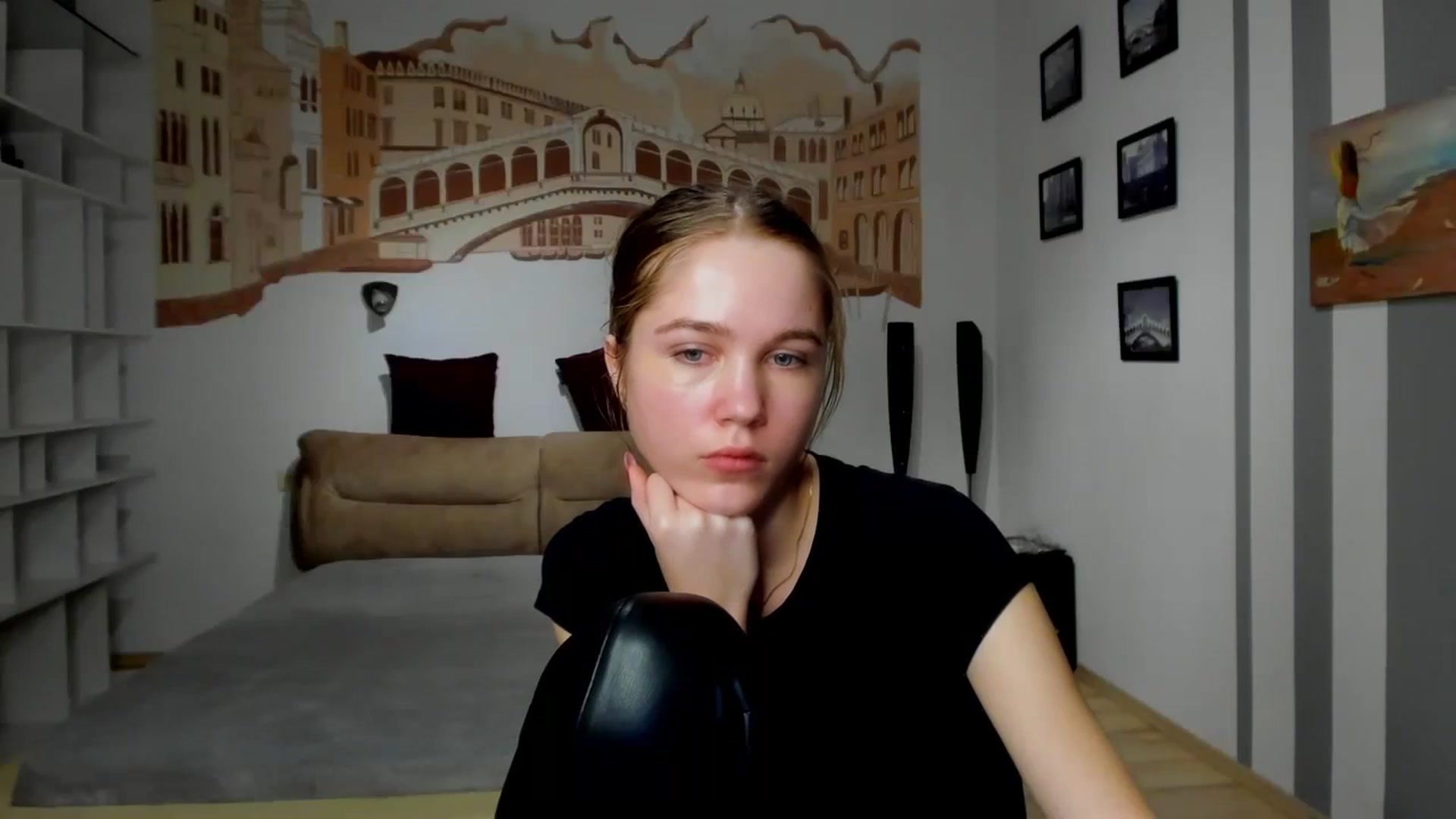 Gallery image thumbnail from Kate_Lewiss's myfreecams stream on, 02/08/2024, 12:04 image 8 of 20