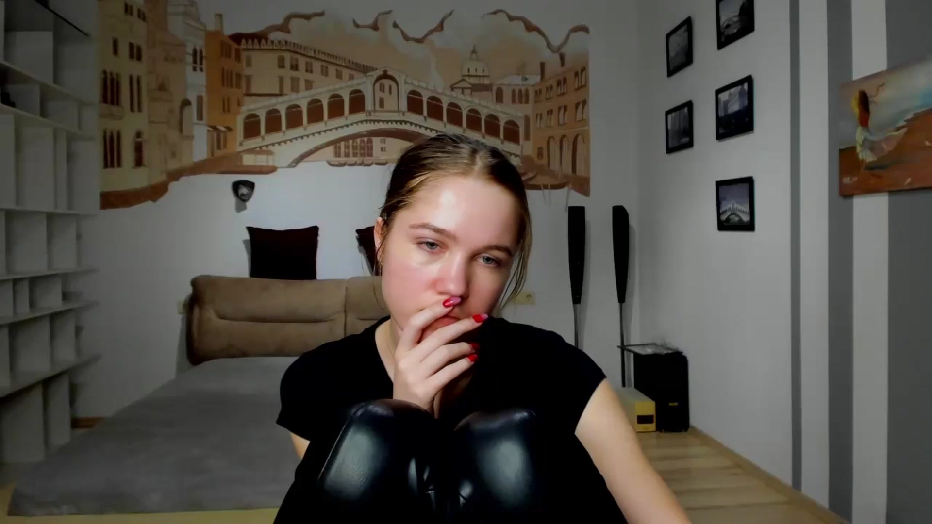 Gallery image thumbnail from Kate_Lewiss's myfreecams stream on, 02/08/2024, 12:04 image 14 of 20