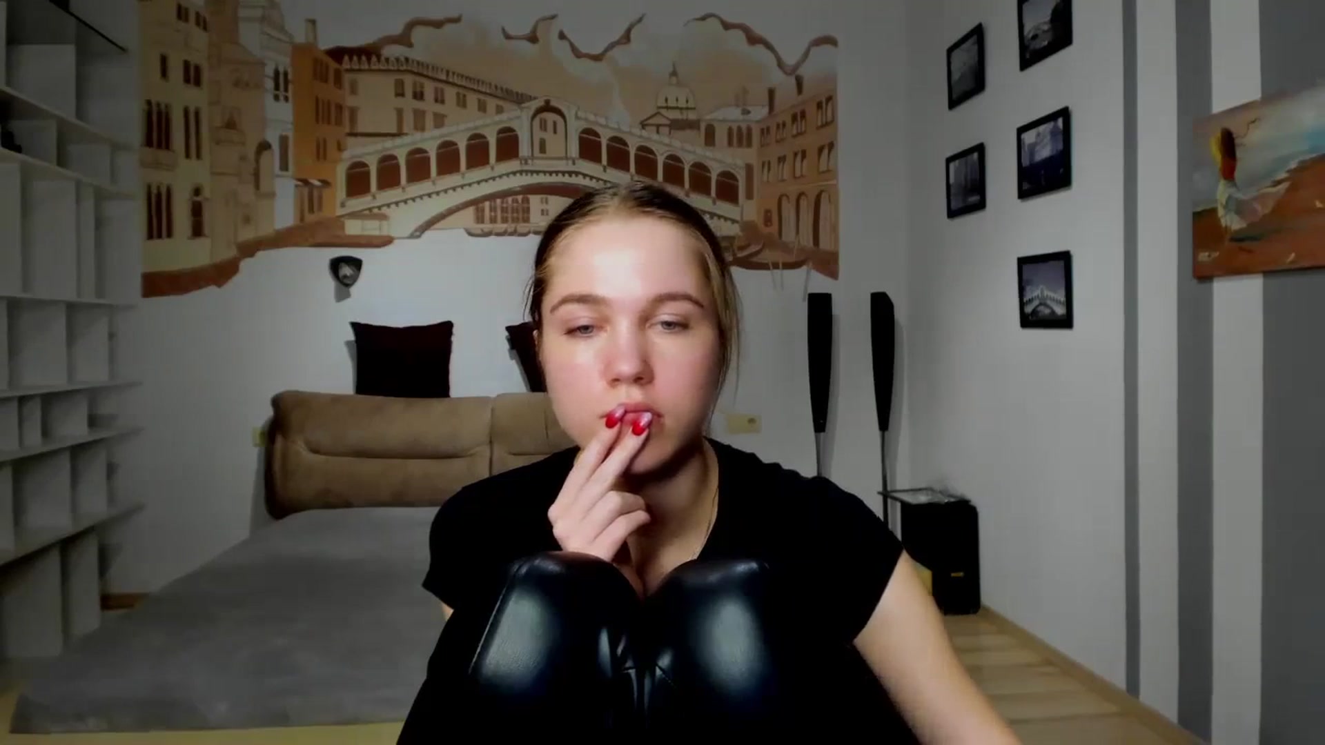 Gallery image thumbnail from Kate_Lewiss's myfreecams stream on, 02/08/2024, 12:04 image 16 of 20