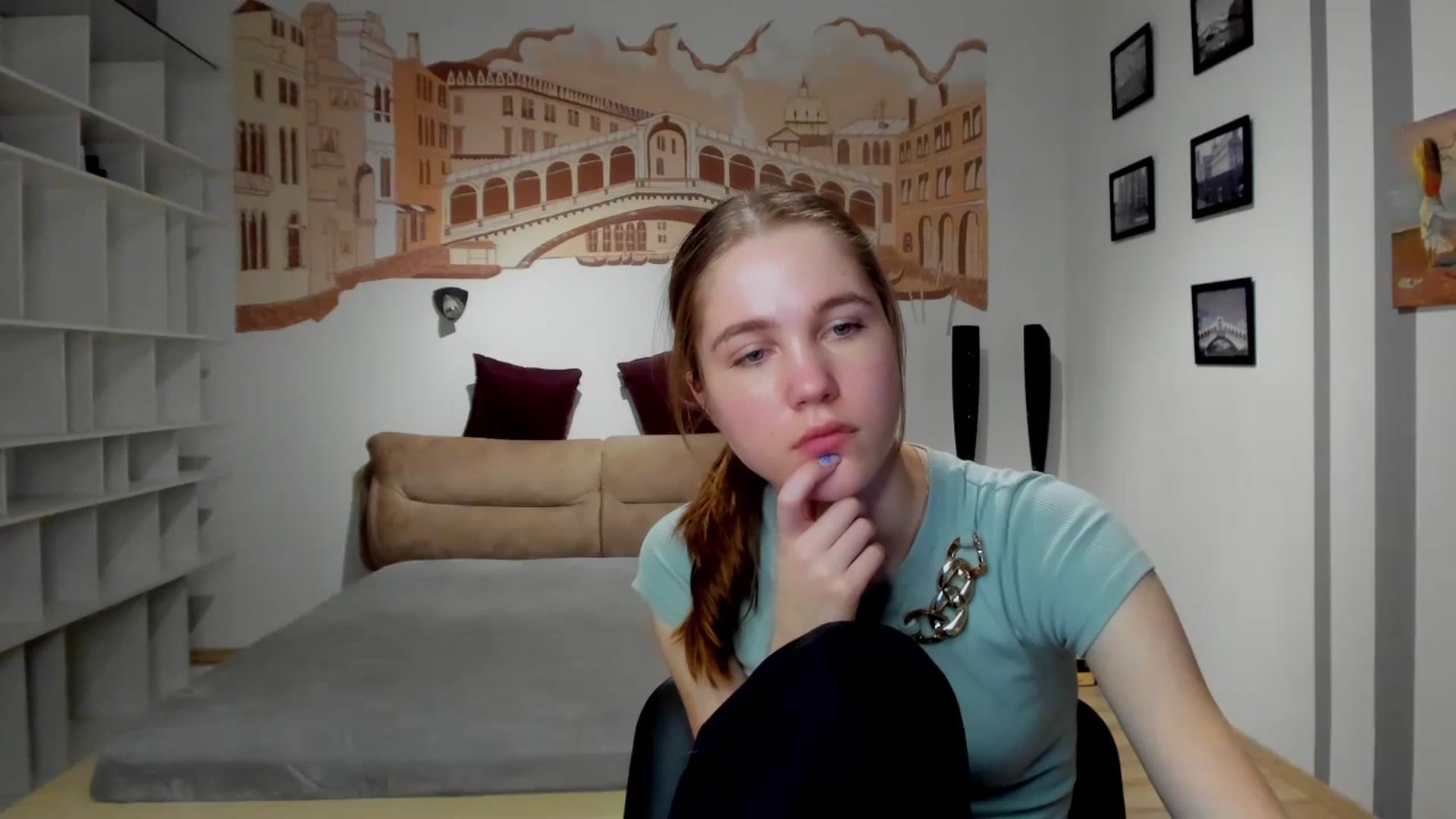 Gallery image thumbnail from Kate_Lewiss's myfreecams stream on, 02/13/2024, 11:59 image 14 of 20