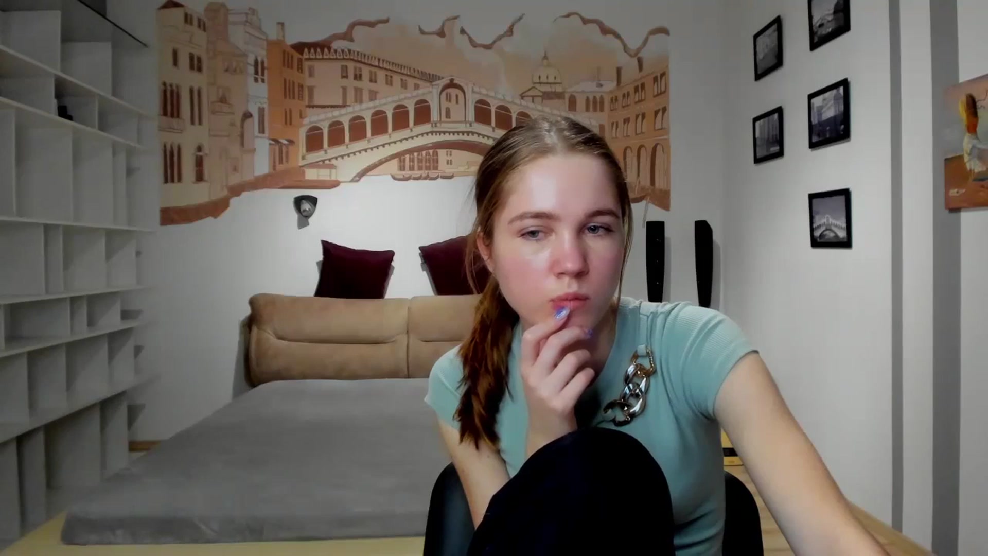 Gallery image thumbnail from Kate_Lewiss's myfreecams stream on, 02/13/2024, 11:59 image 15 of 20