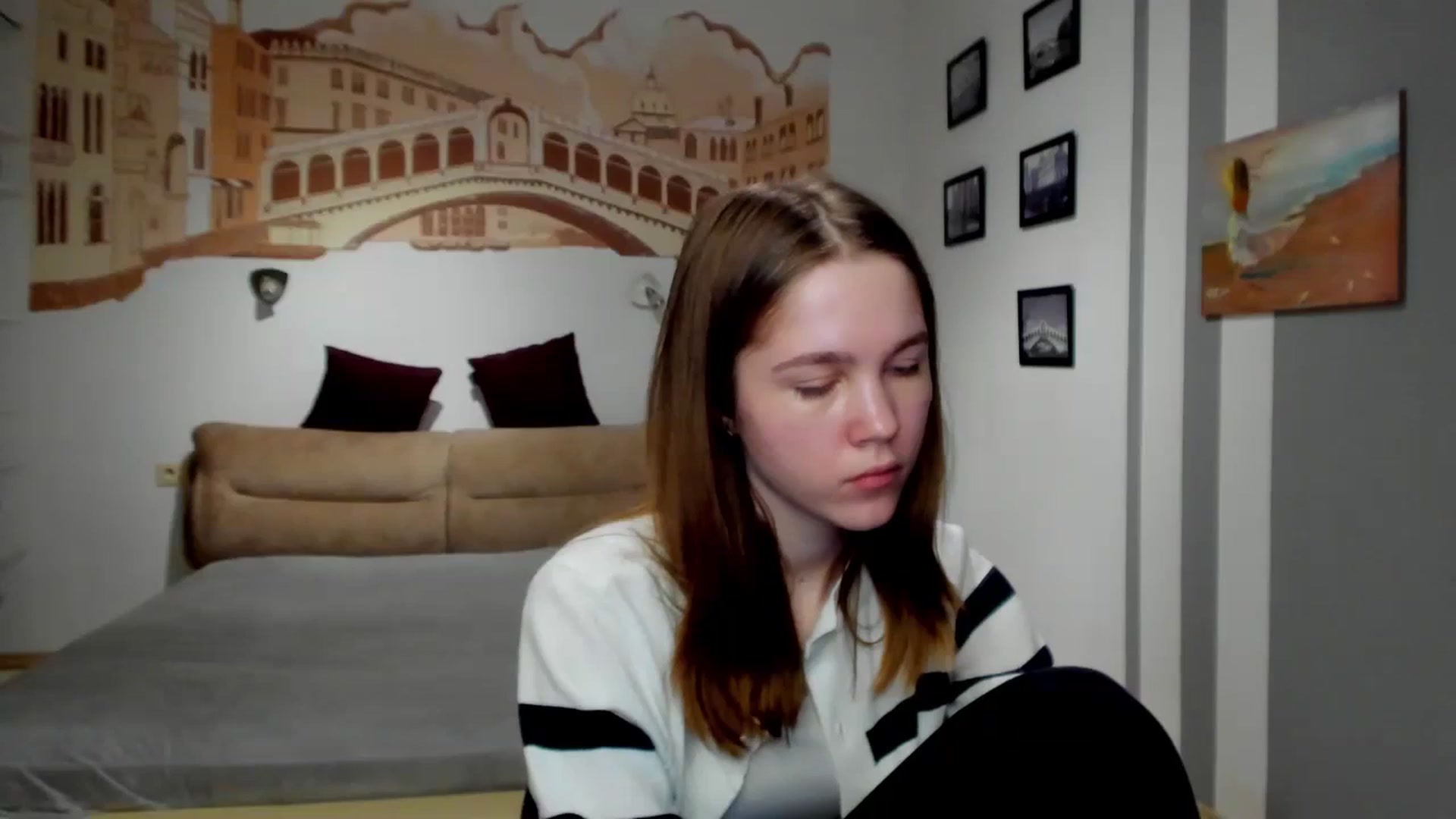 Gallery image thumbnail from Kate_Lewiss's myfreecams stream on, 02/15/2024, 08:52 image 5 of 20