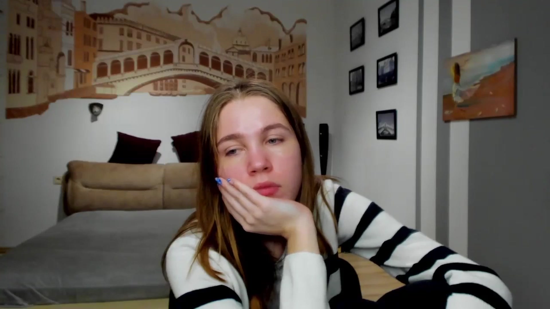 Gallery image thumbnail from Kate_Lewiss's myfreecams stream on, 02/15/2024, 10:31 image 15 of 20