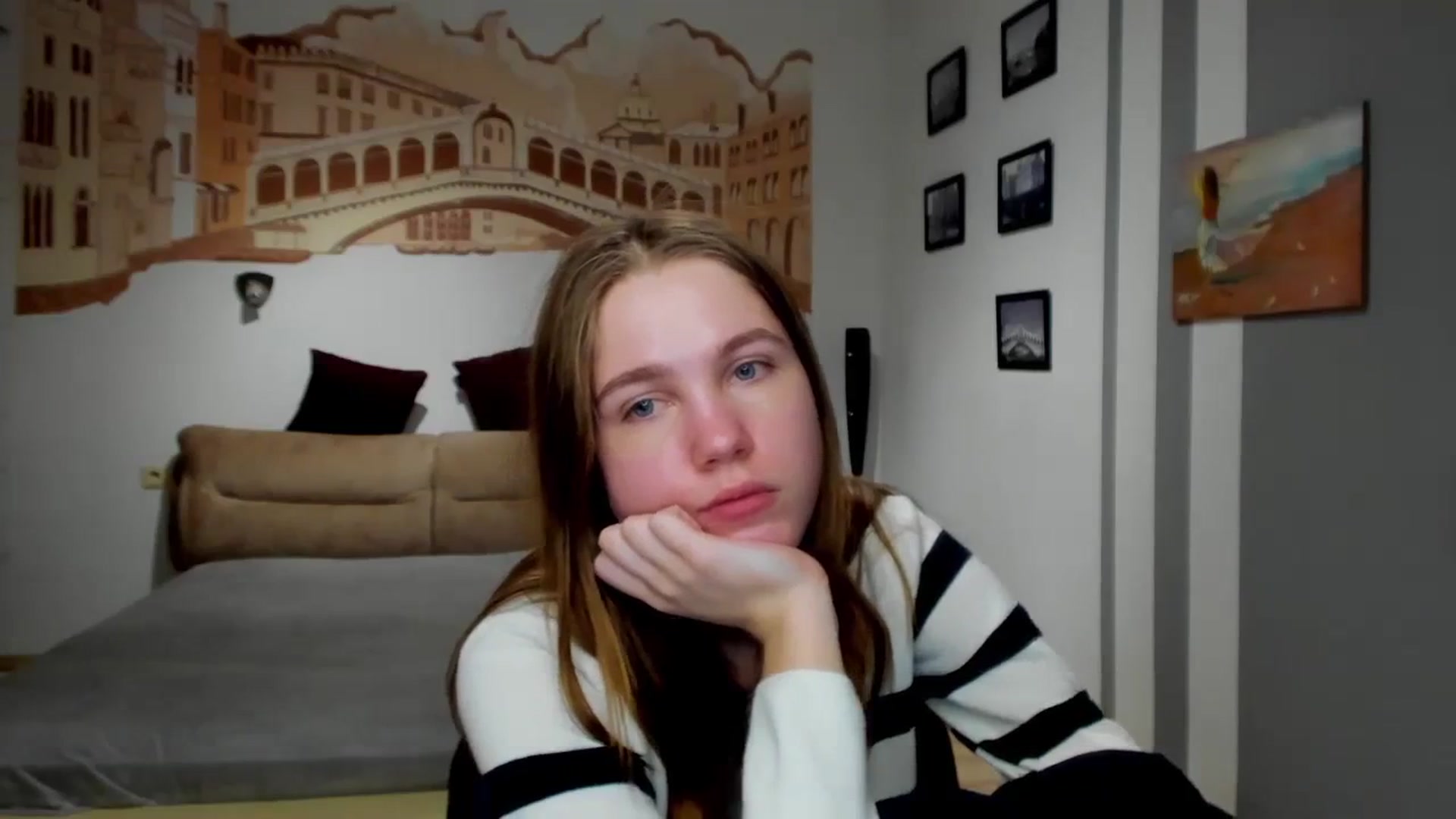Gallery image thumbnail from Kate_Lewiss's myfreecams stream on, 02/15/2024, 10:31 image 12 of 20