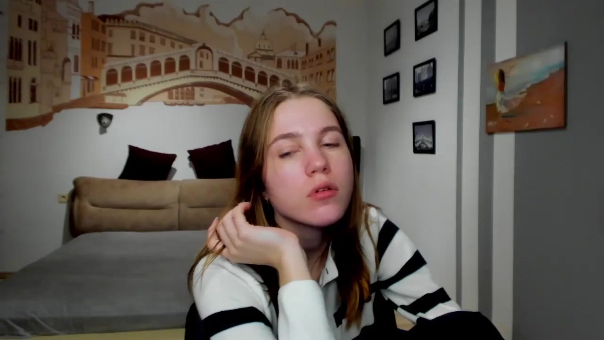 Gallery image thumbnail from Kate_Lewiss's myfreecams stream on, 02/15/2024, 10:31 image 19 of 20