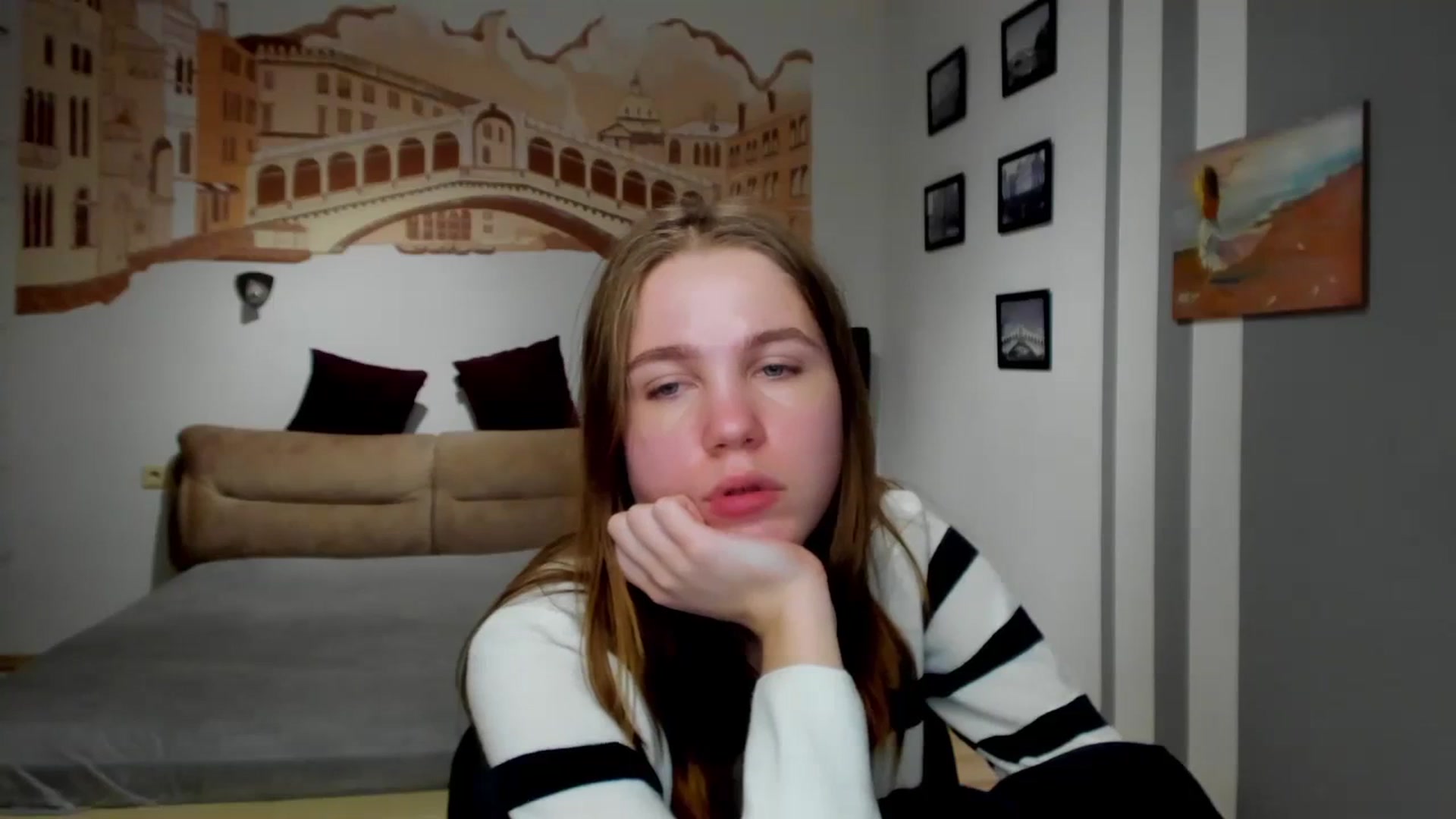 Gallery image thumbnail from Kate_Lewiss's myfreecams stream on, 02/15/2024, 10:31 image 9 of 20