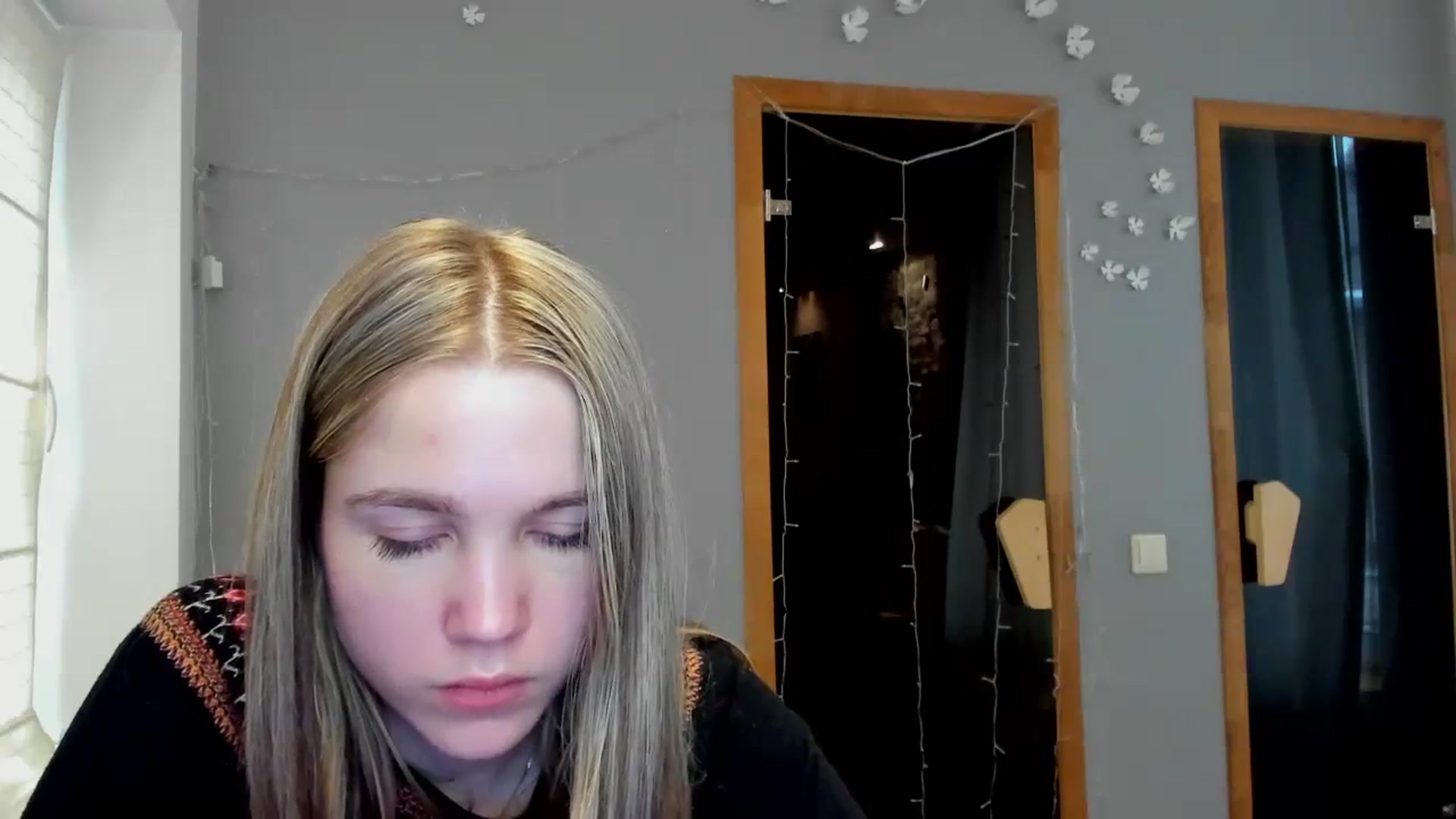 Gallery image thumbnail from Kate_Lewiss's myfreecams stream on, 02/18/2024, 12:03 image 18 of 20