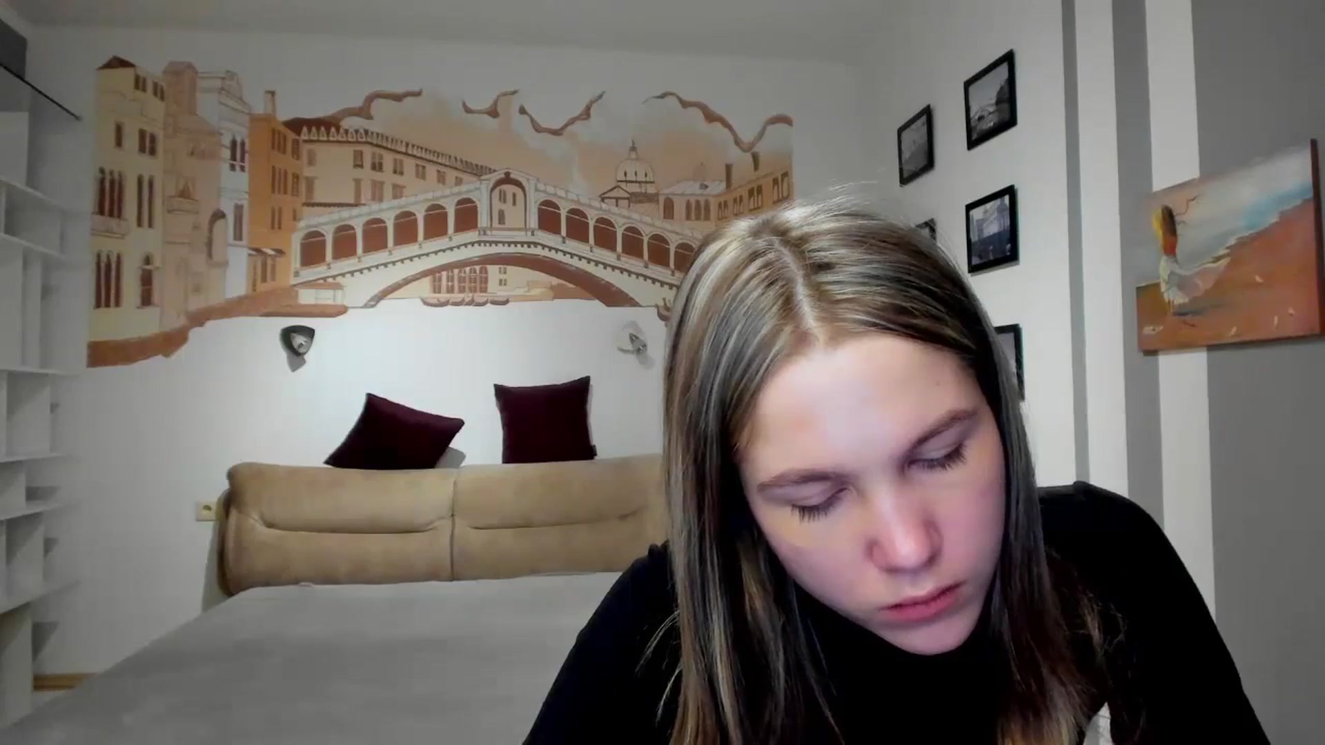 Gallery image thumbnail from Kate_Lewiss's myfreecams stream on, 02/20/2024, 11:25 image 8 of 20