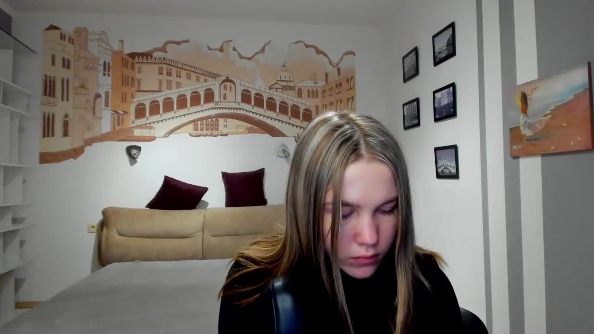 Gallery image thumbnail from Kate_Lewiss's myfreecams stream on, 02/20/2024, 11:25 image 17 of 20
