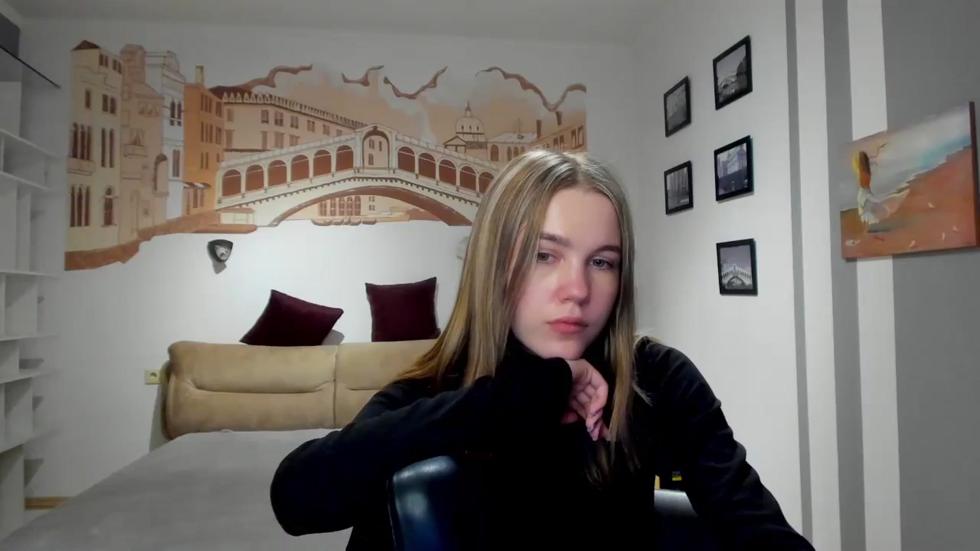 Gallery image thumbnail from Kate_Lewiss's myfreecams stream on, 02/20/2024, 11:25 image 16 of 20