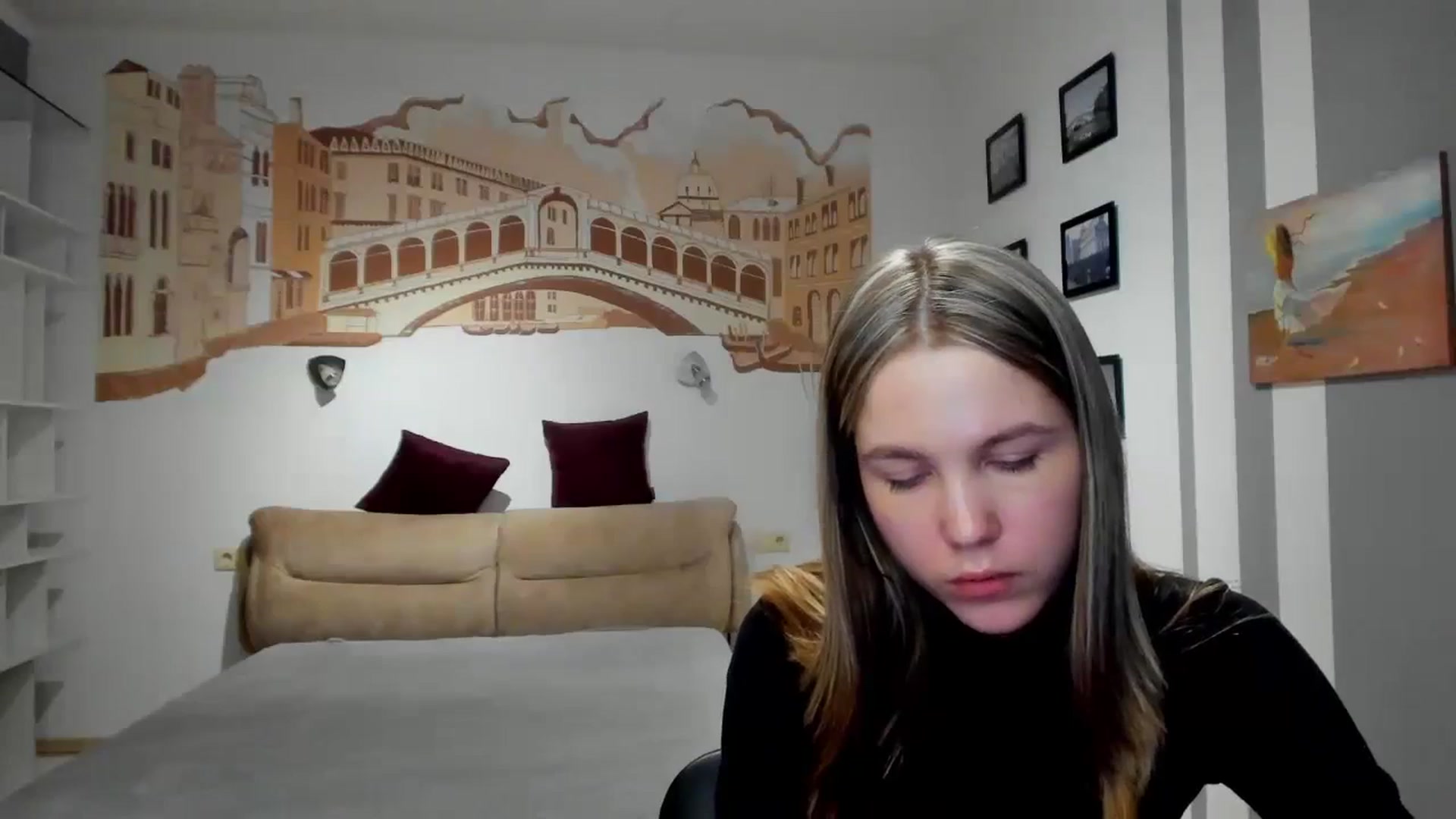 Gallery image thumbnail from Kate_Lewiss's myfreecams stream on, 02/20/2024, 12:06 image 16 of 20