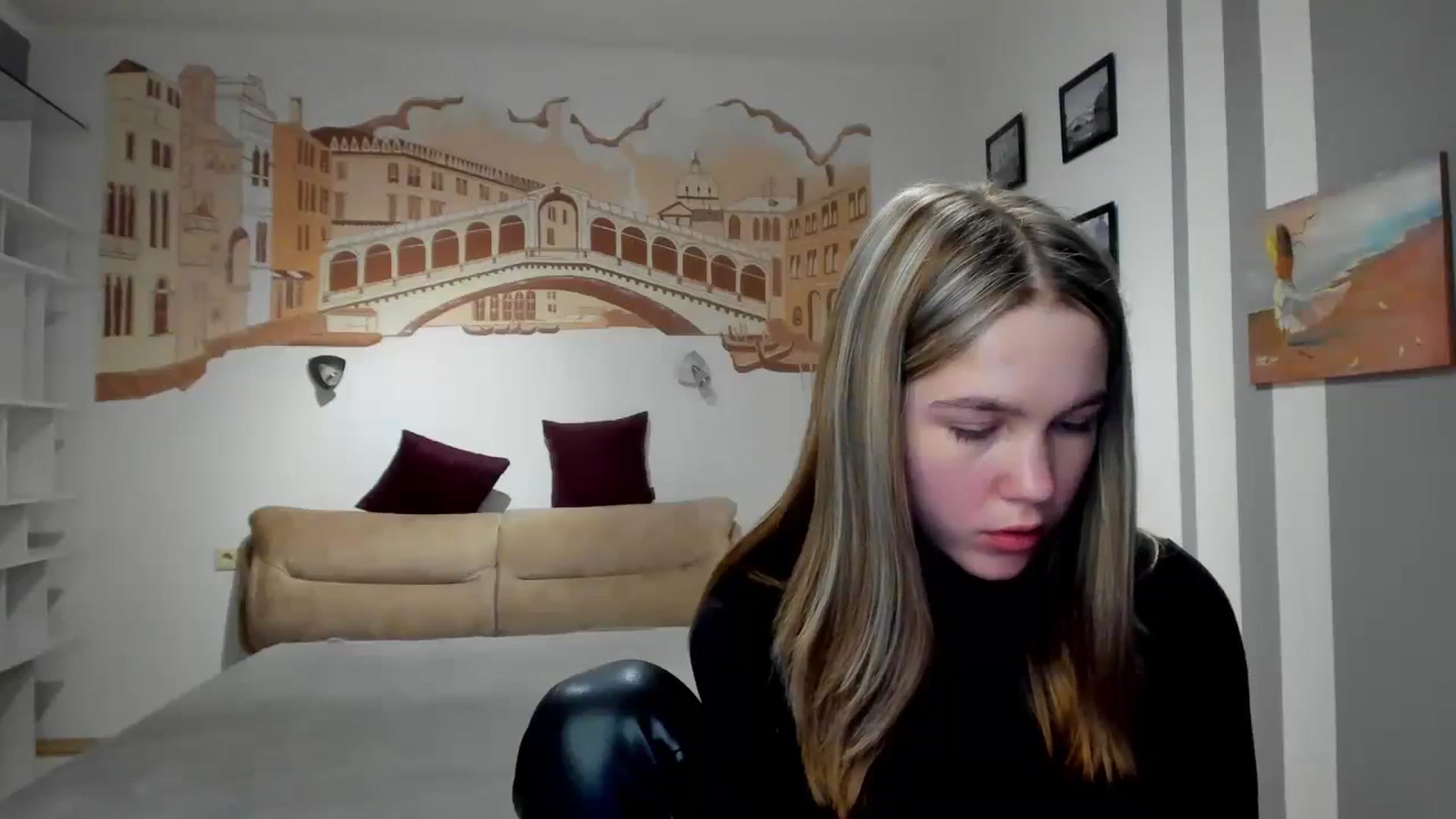 Gallery image thumbnail from Kate_Lewiss's myfreecams stream on, 02/20/2024, 12:06 image 18 of 20