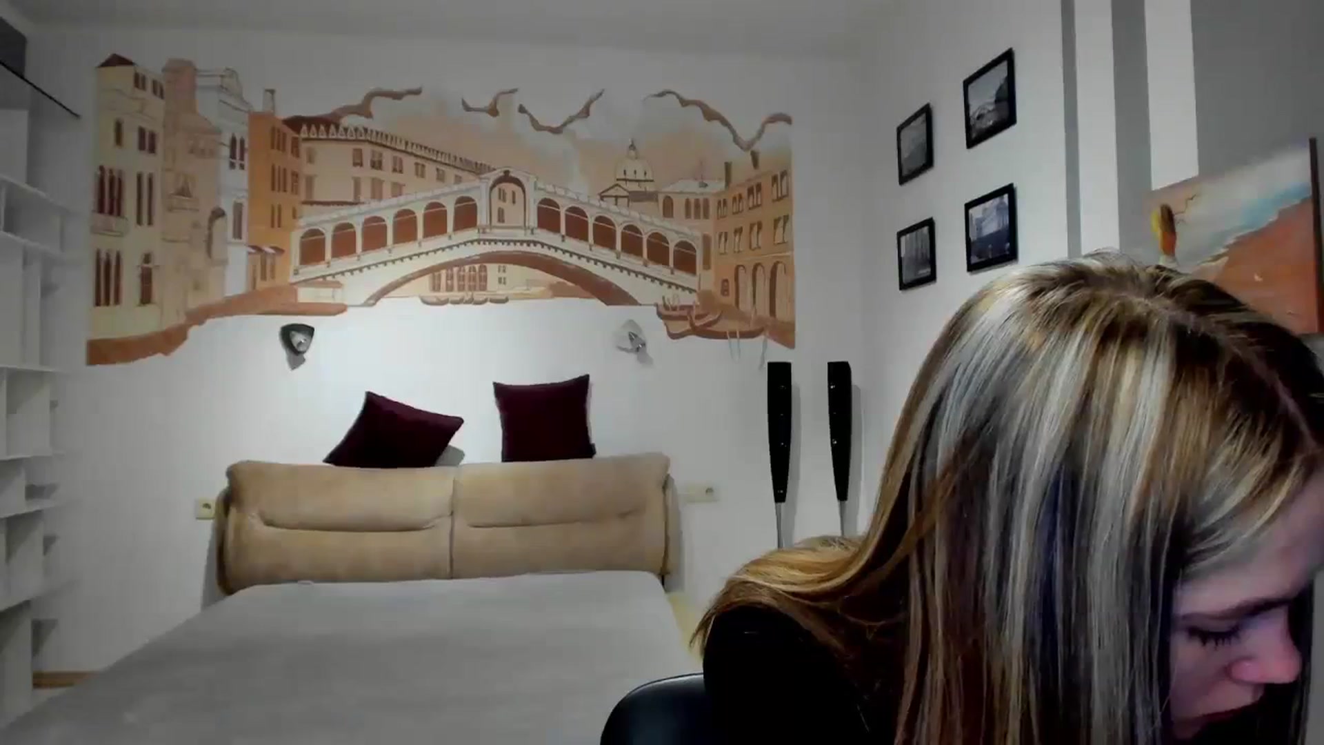 Gallery image thumbnail from Kate_Lewiss's myfreecams stream on, 02/20/2024, 12:06 image 10 of 20
