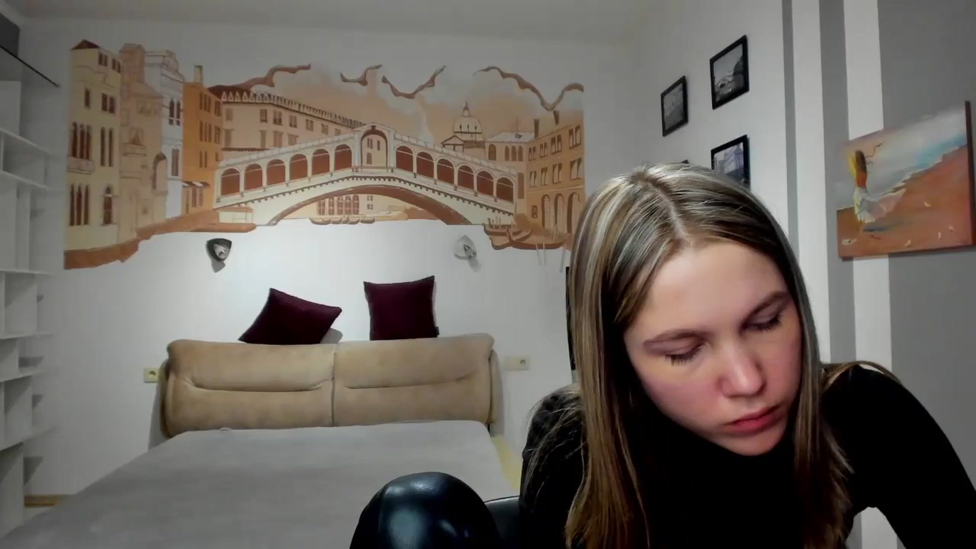 Gallery image thumbnail from Kate_Lewiss's myfreecams stream on, 02/20/2024, 12:06 image 1 of 20