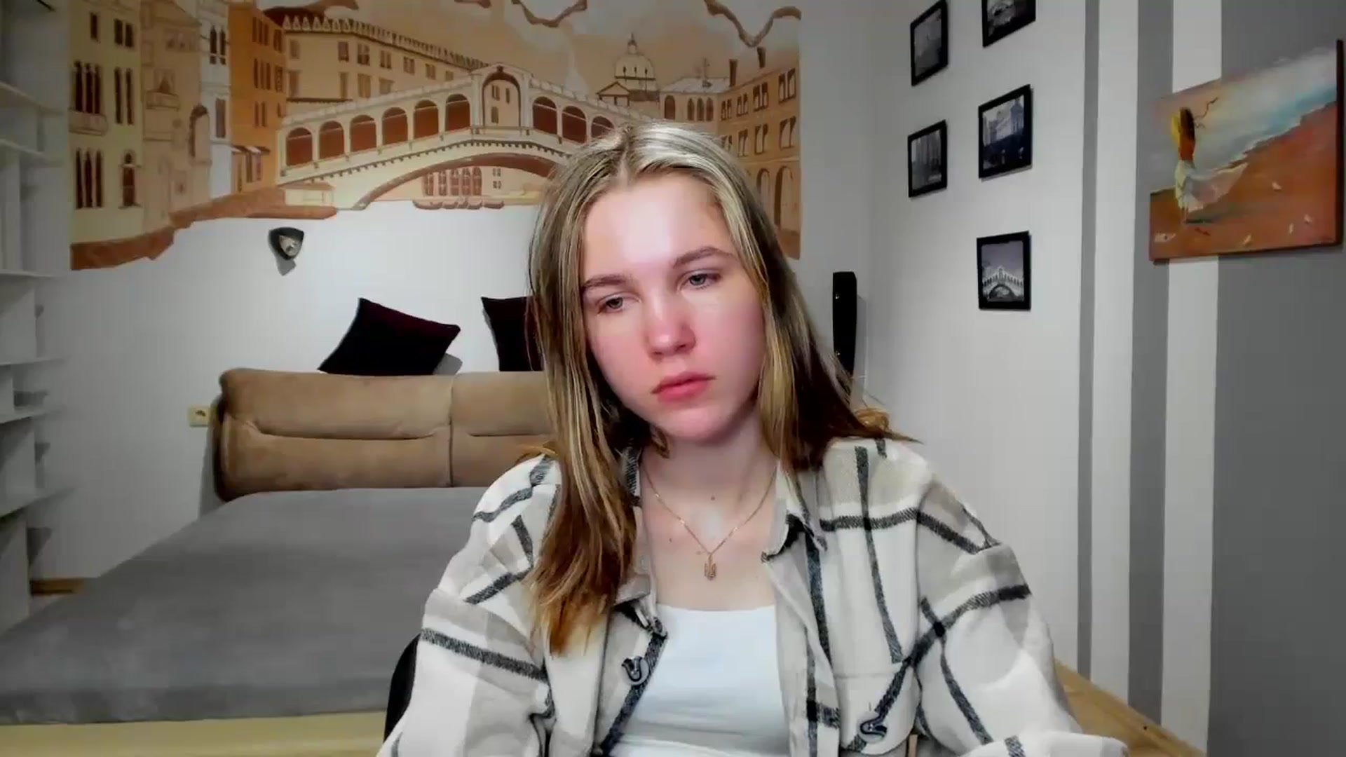 Gallery image thumbnail from Kate_Lewiss's myfreecams stream on, 02/21/2024, 10:19 image 5 of 20