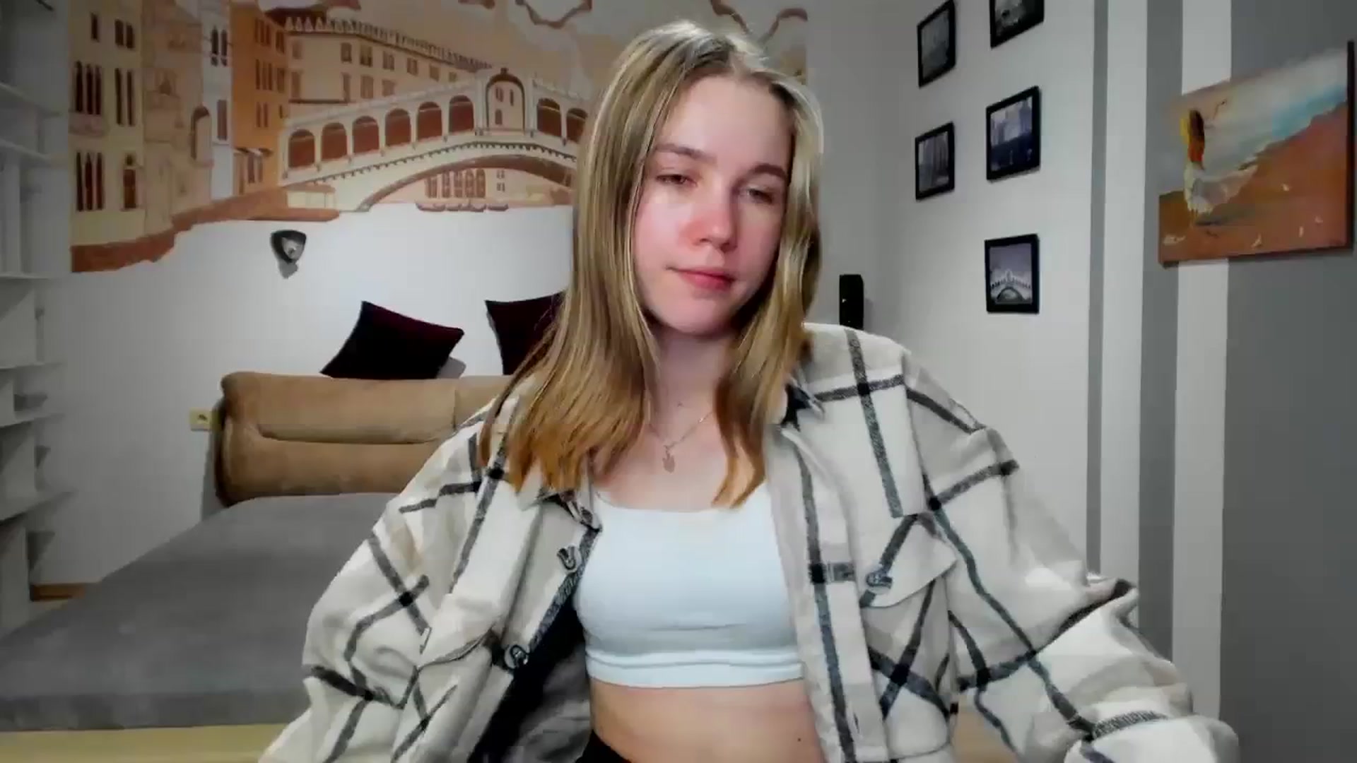 Gallery image thumbnail from Kate_Lewiss's myfreecams stream on, 02/21/2024, 10:19 image 19 of 20