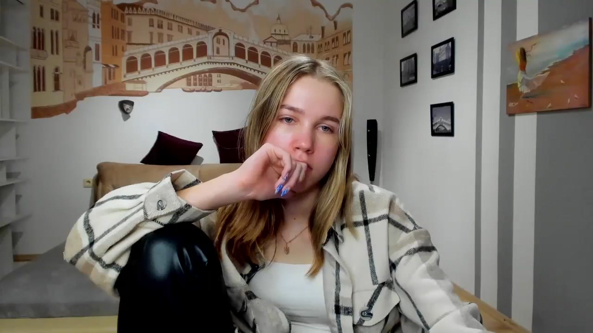 Gallery image thumbnail from Kate_Lewiss's myfreecams stream on, 02/21/2024, 10:45 image 11 of 20