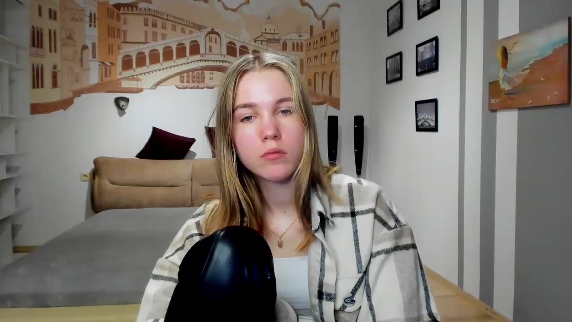Gallery image thumbnail from Kate_Lewiss's myfreecams stream on, 02/21/2024, 10:45 image 13 of 20