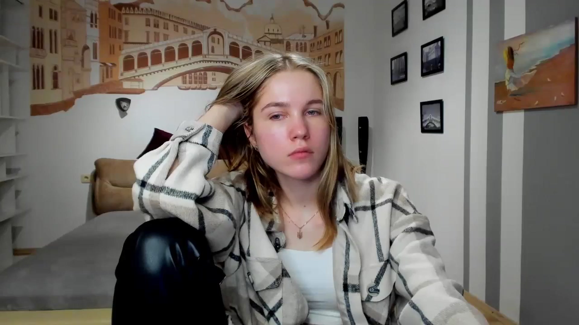 Gallery image thumbnail from Kate_Lewiss's myfreecams stream on, 02/21/2024, 10:45 image 4 of 20