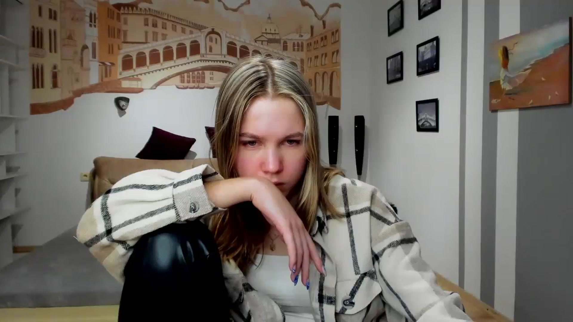 Gallery image thumbnail from Kate_Lewiss's myfreecams stream on, 02/21/2024, 10:45 image 15 of 20