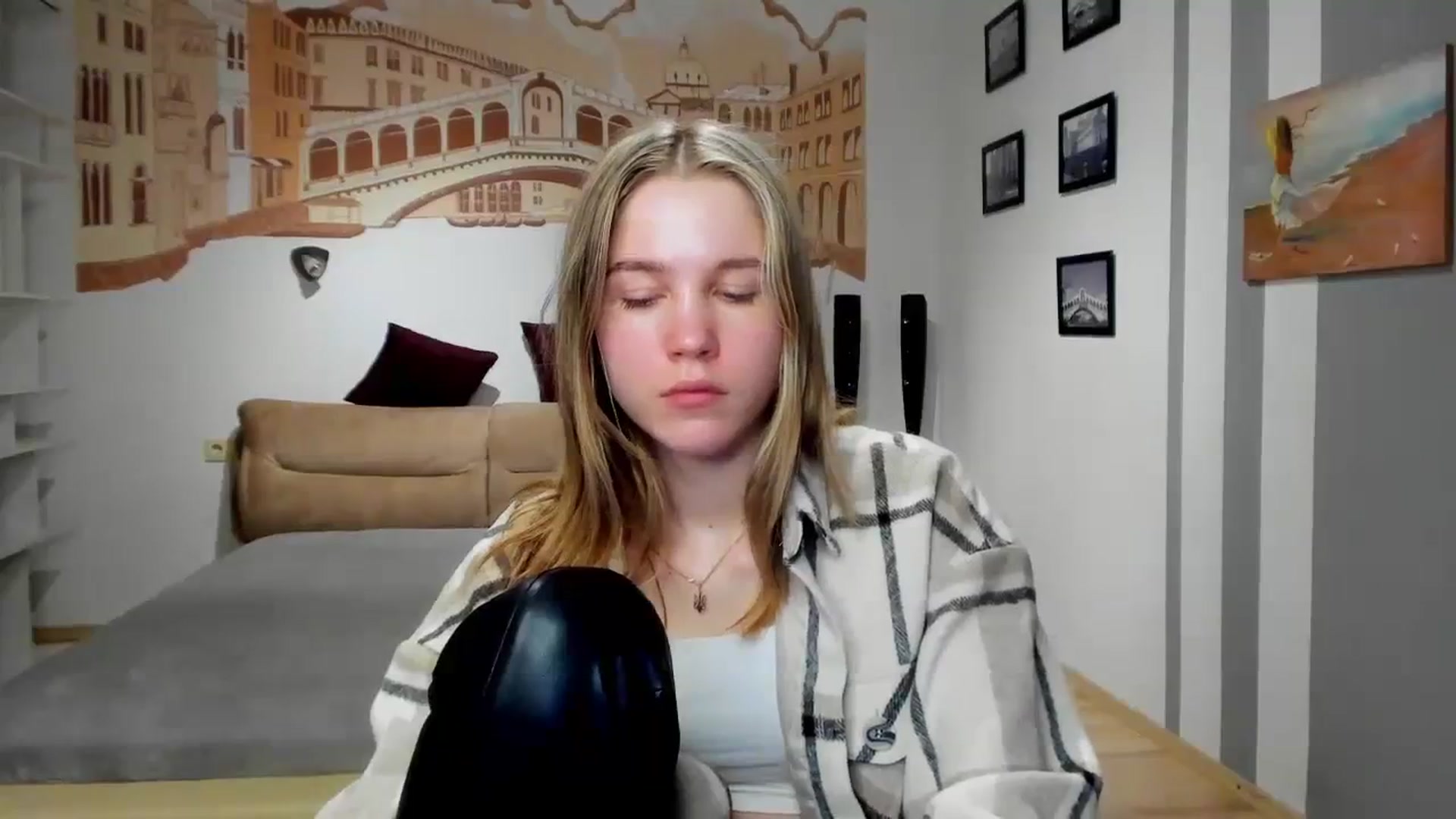 Gallery image thumbnail from Kate_Lewiss's myfreecams stream on, 02/21/2024, 10:45 image 5 of 20