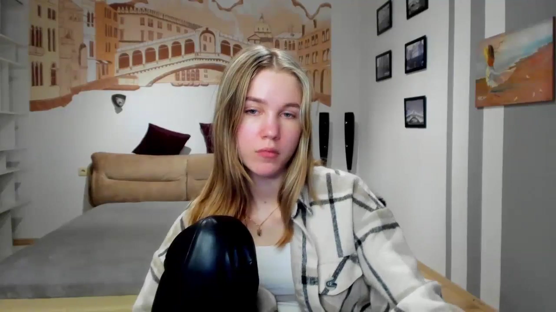 Gallery image thumbnail from Kate_Lewiss's myfreecams stream on, 02/21/2024, 10:45 image 9 of 20