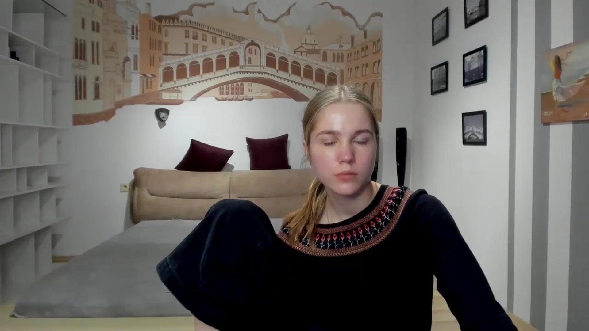 Gallery image thumbnail from Kate_Lewiss's myfreecams stream on, 02/22/2024, 12:02 image 19 of 20