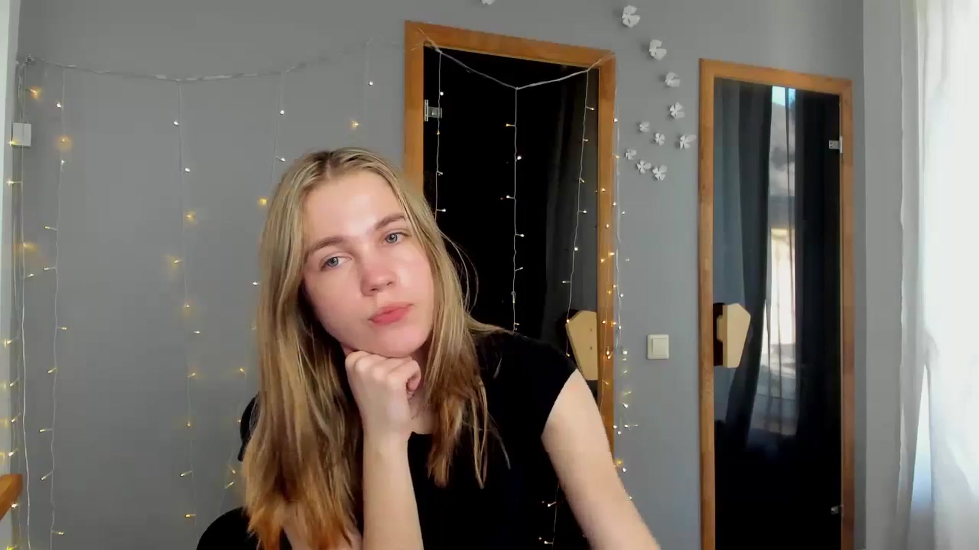 Gallery image thumbnail from Kate_Lewiss's myfreecams stream on, 02/29/2024, 12:03 image 18 of 20