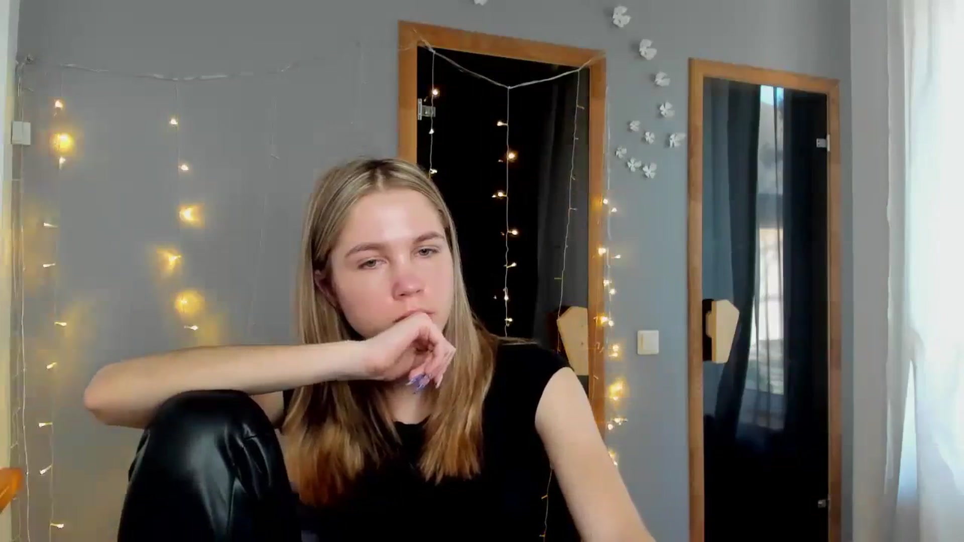 Gallery image thumbnail from Kate_Lewiss's myfreecams stream on, 02/29/2024, 12:03 image 6 of 20