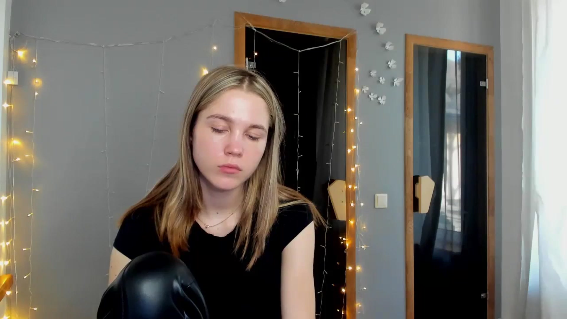 Gallery image thumbnail from Kate_Lewiss's myfreecams stream on, 02/29/2024, 12:03 image 12 of 20