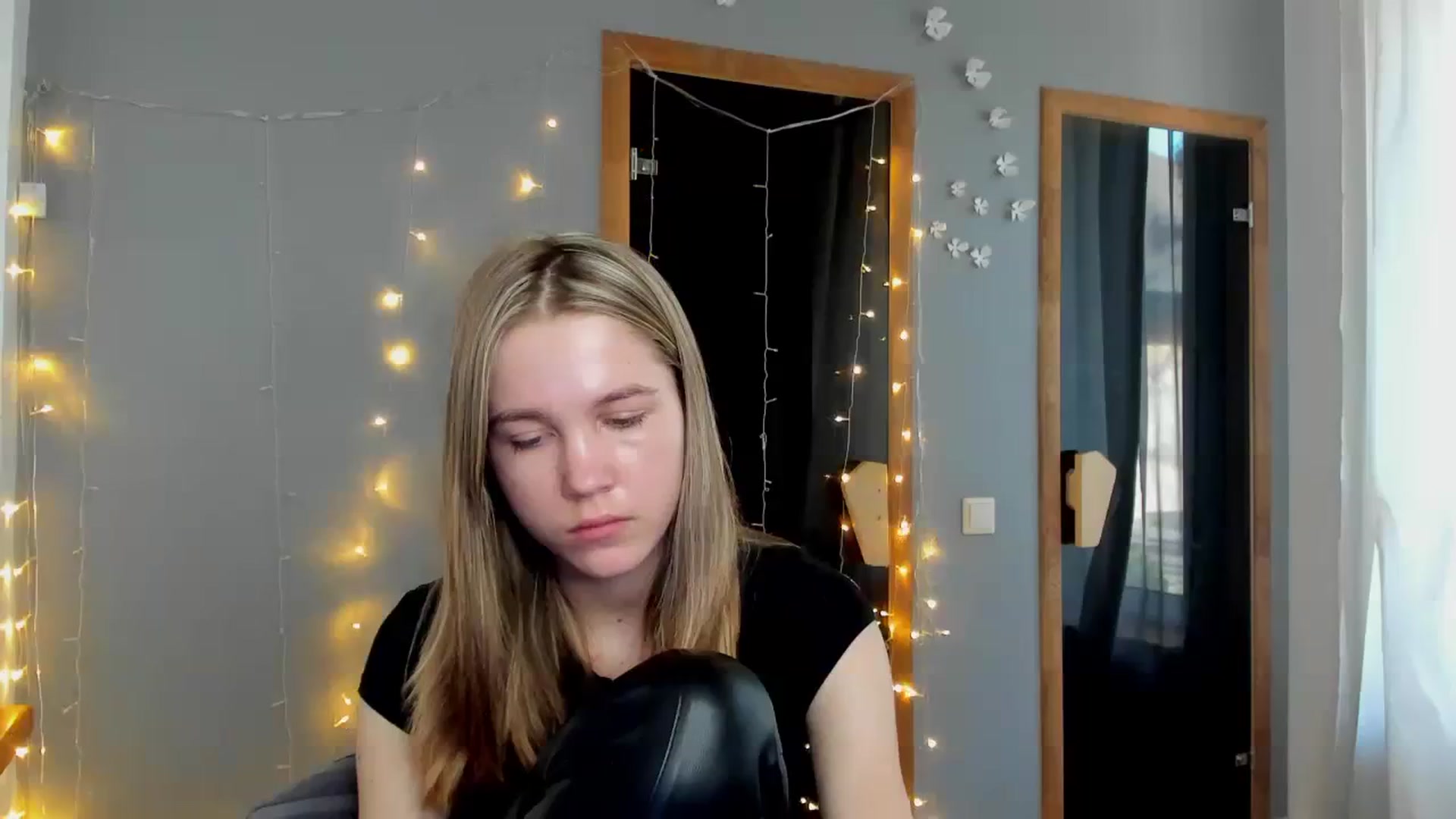 Gallery image thumbnail from Kate_Lewiss's myfreecams stream on, 02/29/2024, 12:03 image 4 of 20