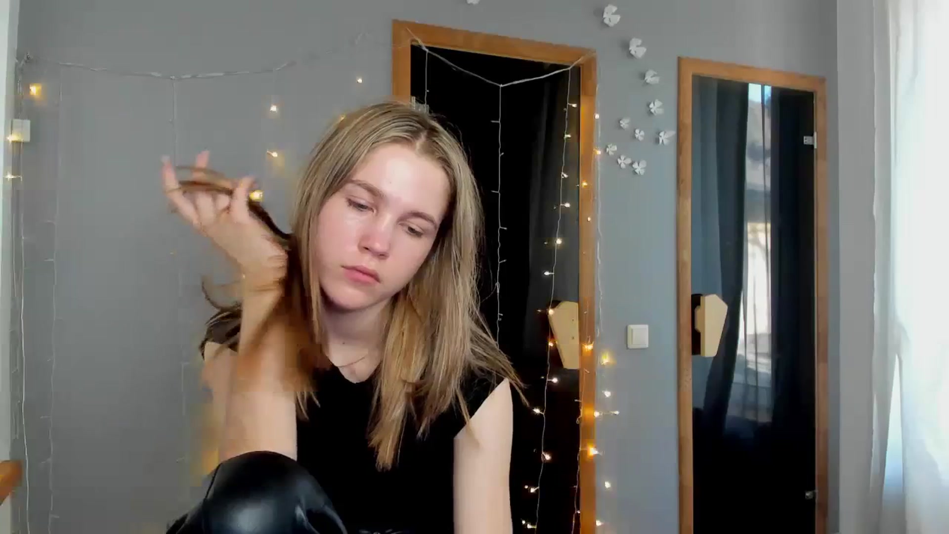 Gallery image thumbnail from Kate_Lewiss's myfreecams stream on, 02/29/2024, 12:03 image 16 of 20