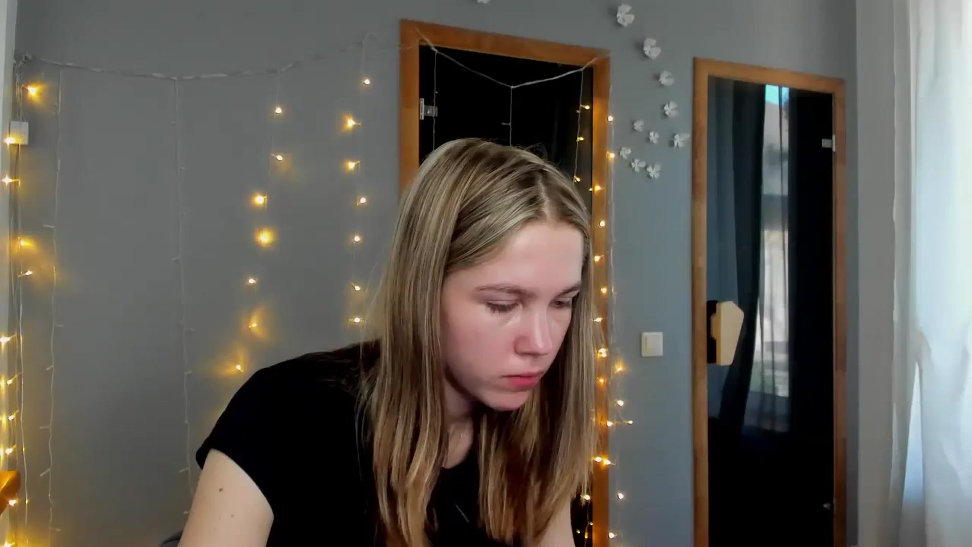 Gallery image thumbnail from Kate_Lewiss's myfreecams stream on, 02/29/2024, 12:03 image 2 of 20