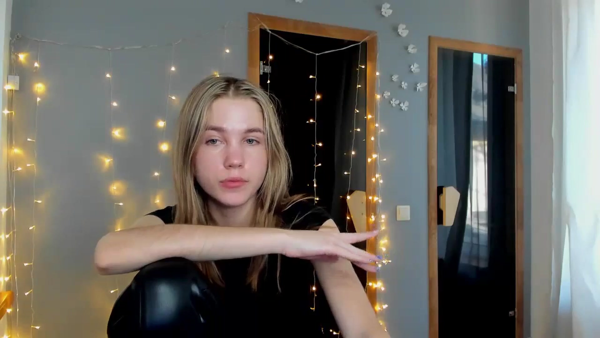 Gallery image thumbnail from Kate_Lewiss's myfreecams stream on, 02/29/2024, 12:03 image 17 of 20