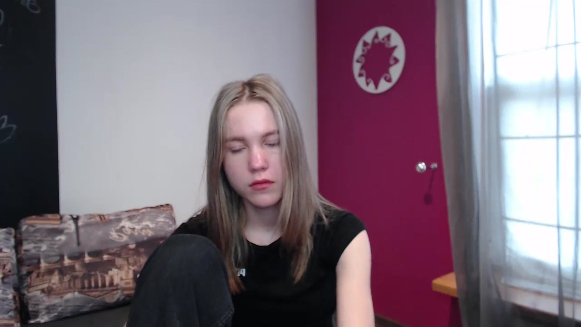 Gallery image thumbnail from Kate_Lewiss's myfreecams stream on, 03/02/2024, 11:43 image 6 of 20