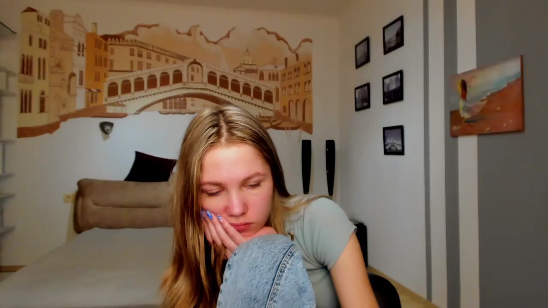 Gallery image thumbnail from Kate_Lewiss's myfreecams stream on, 03/04/2024, 11:04 image 1 of 20